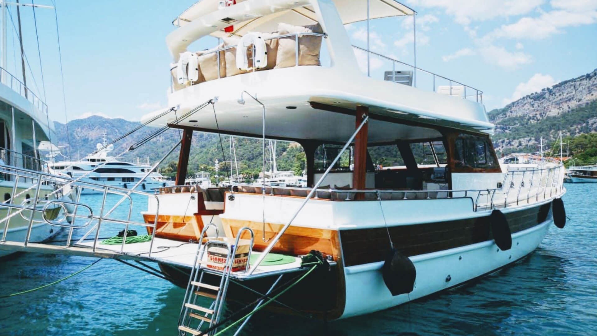 Göcek Standart Plus Gulet 3 Kabin 15 Metre