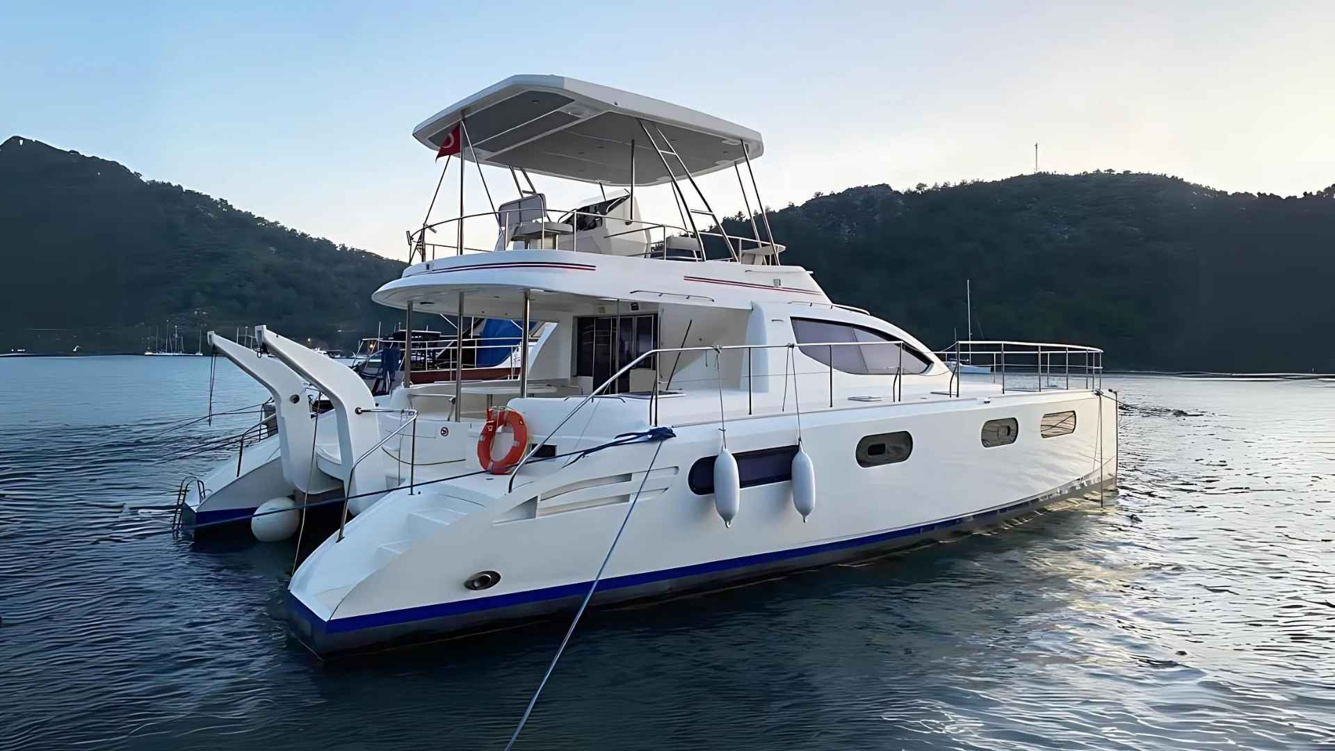  Satılık 2012 Leopard 47.4 Powercat: Mükemmel Performans ve Konfor!
