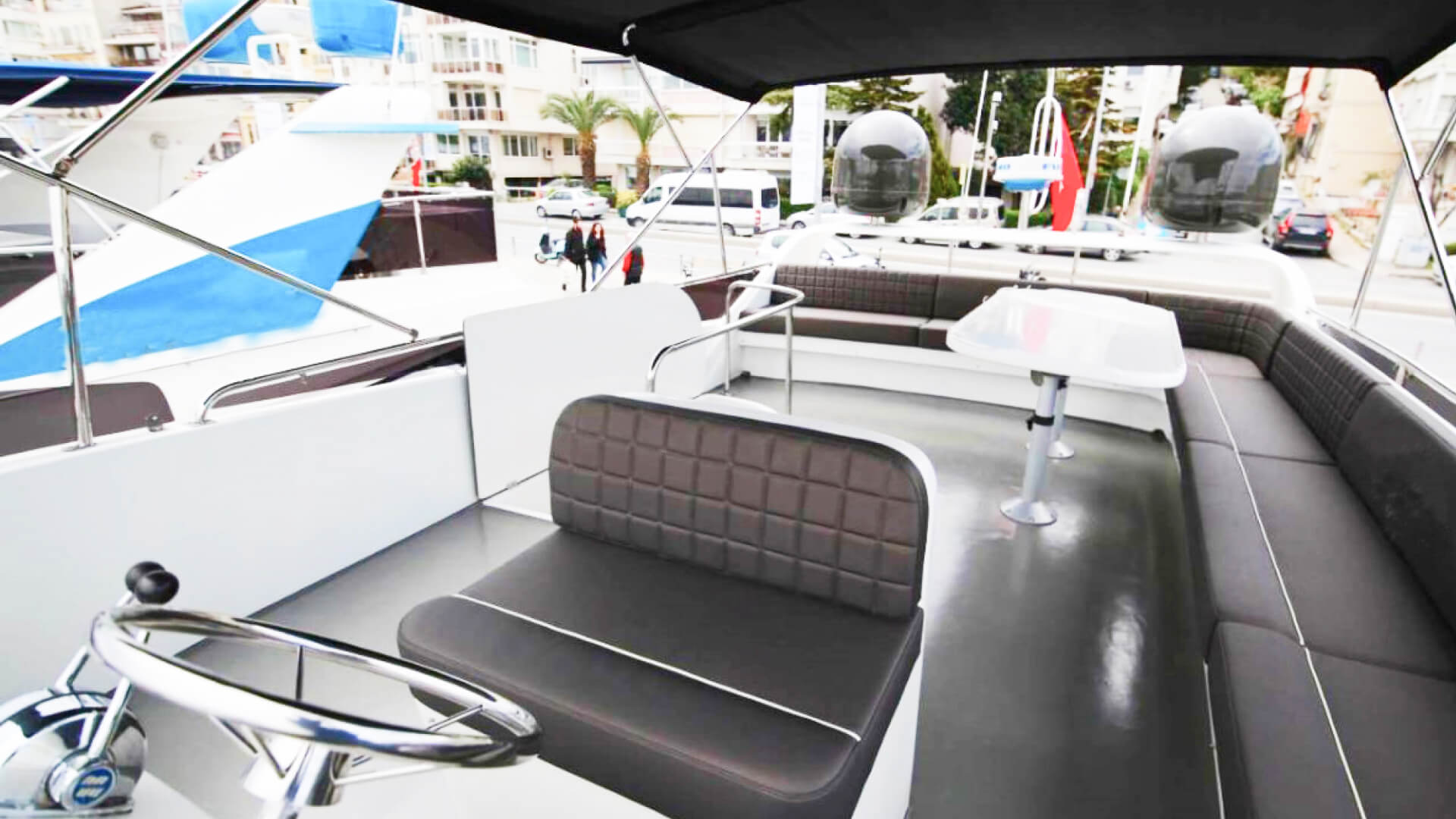 Bebek Lux Motoryat Kiralama Özel Yapım Boğaz Gezi Teknesi