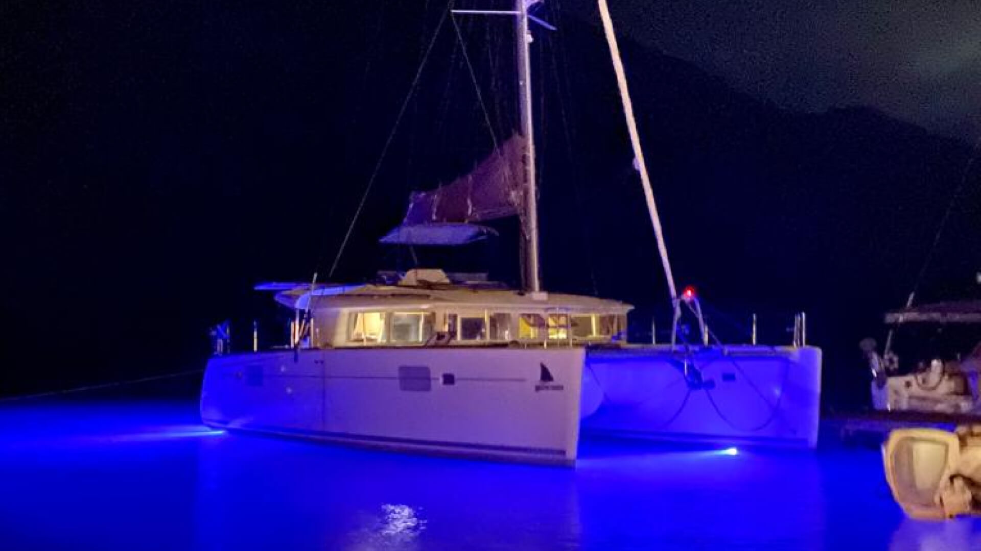 Bodrum Katamaran Kiralama  Lagoon 620 - 5 kabin 19 Metre