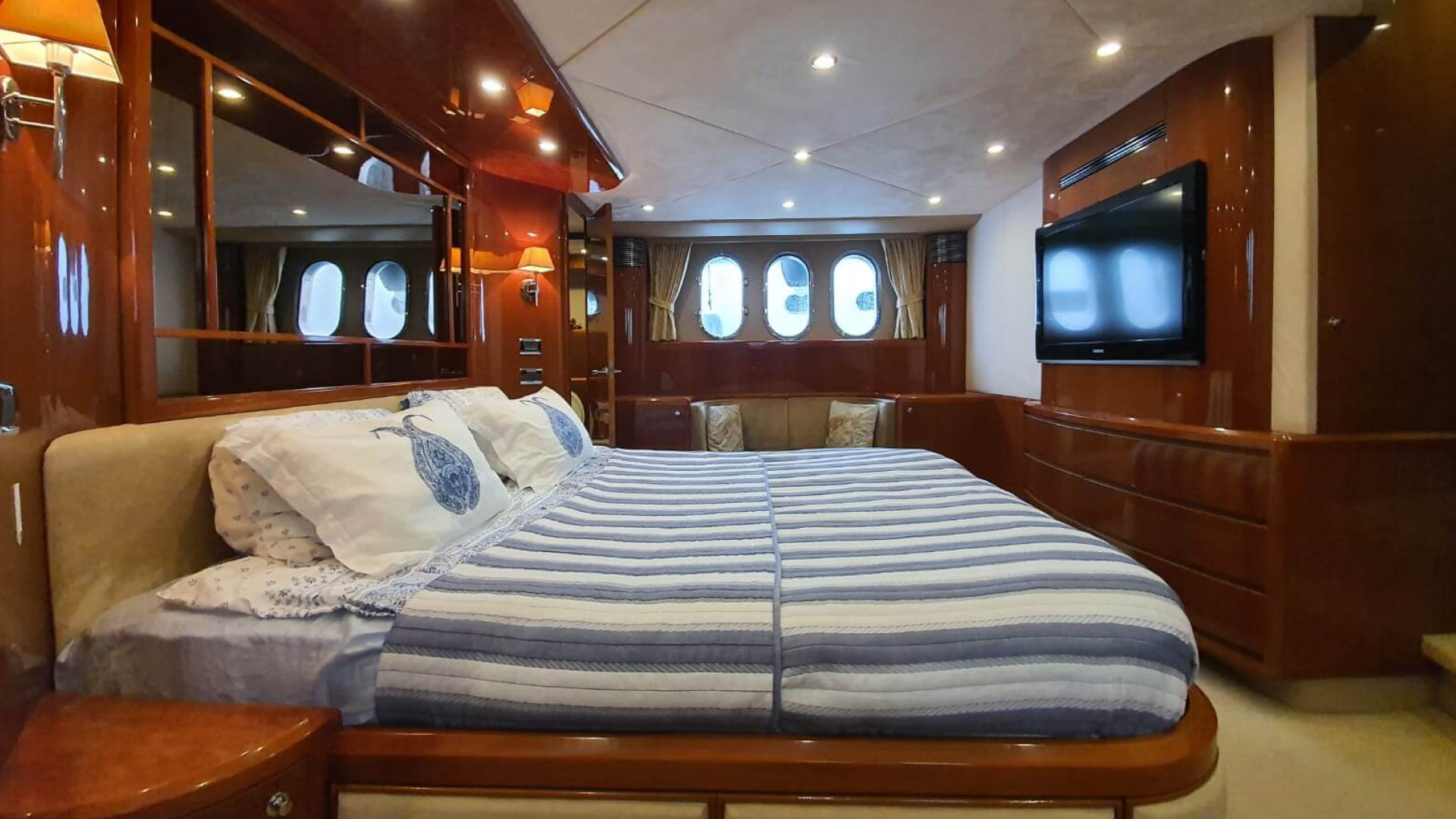 Bodrum Lux Motoryat Princess 75 - 4 Kabin 23 Metre