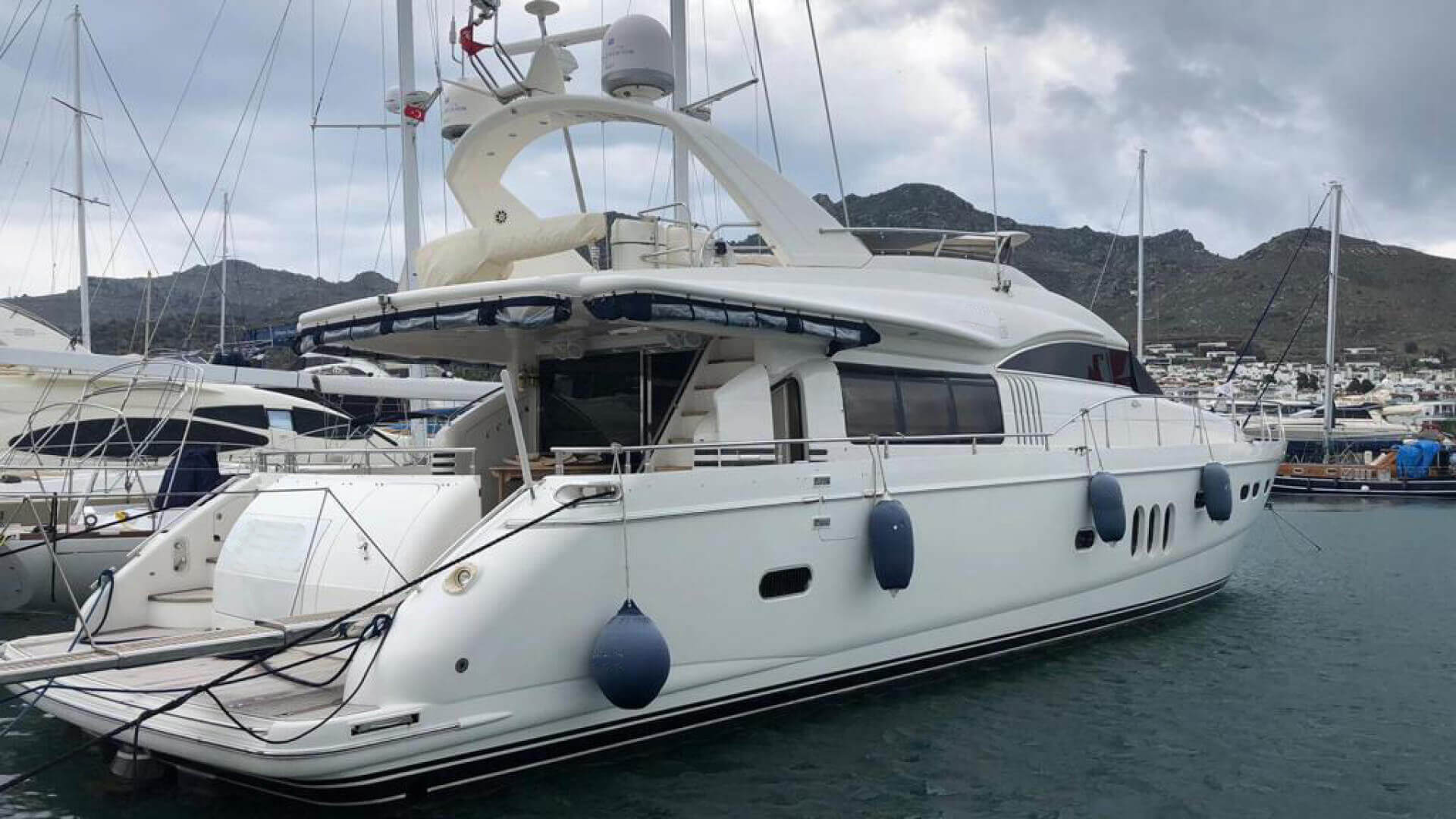 Bodrum Lux Motoryat Princess 75 - 4 Kabin 23 Metre