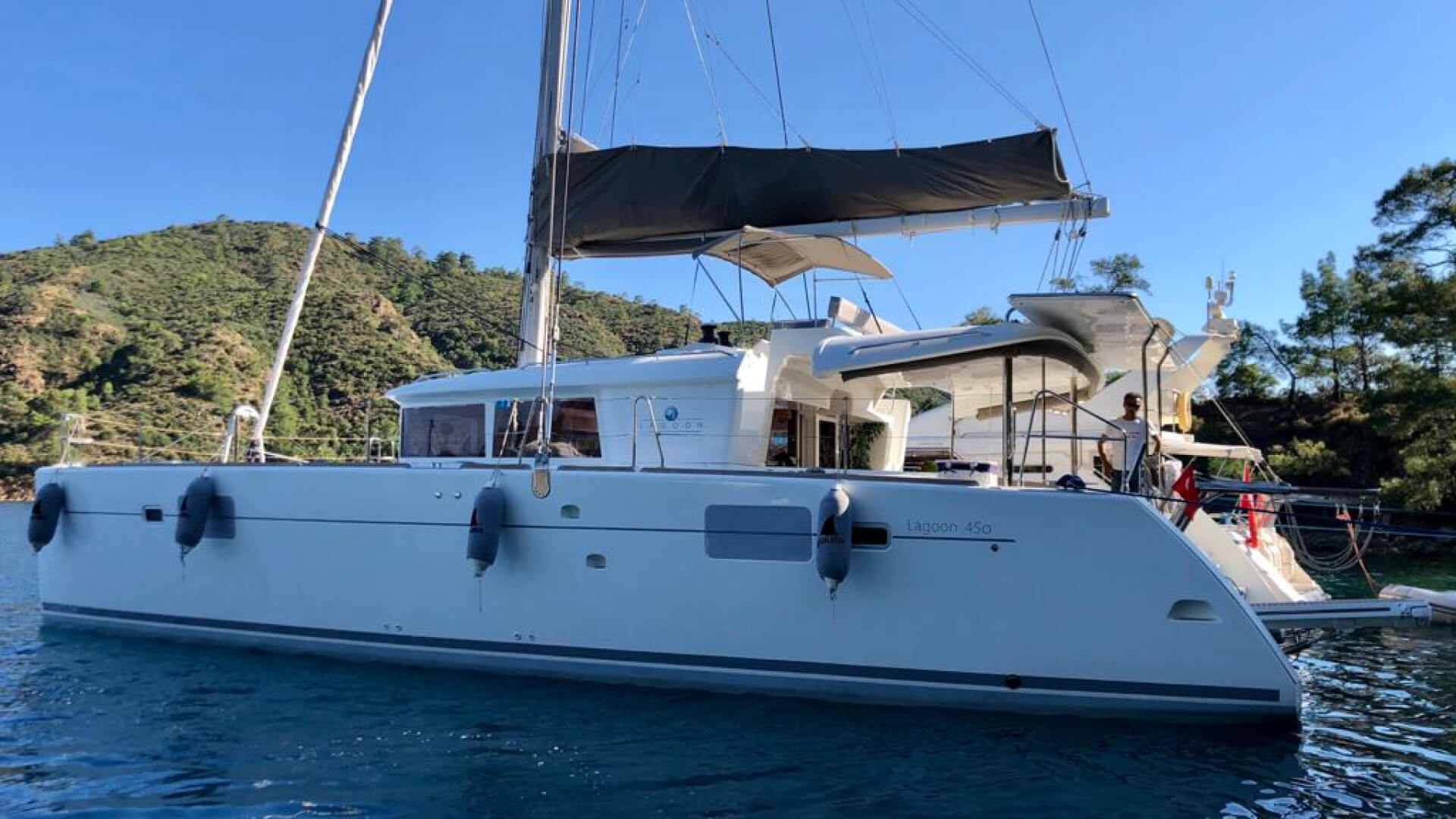 Bodrum Delux Katamaran Lagoon 450 - 4 kabin 14 Metre