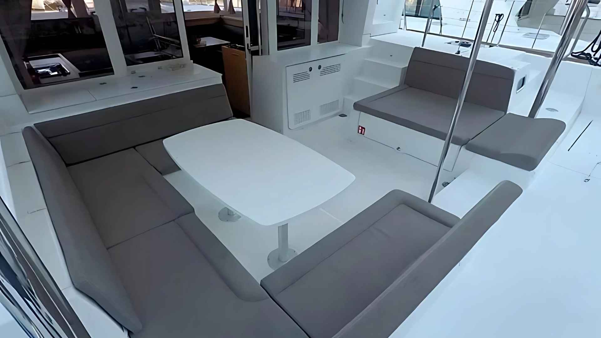 Bodrum Delux Katamaran Lagoon 450 - 4 kabin 14 Metre