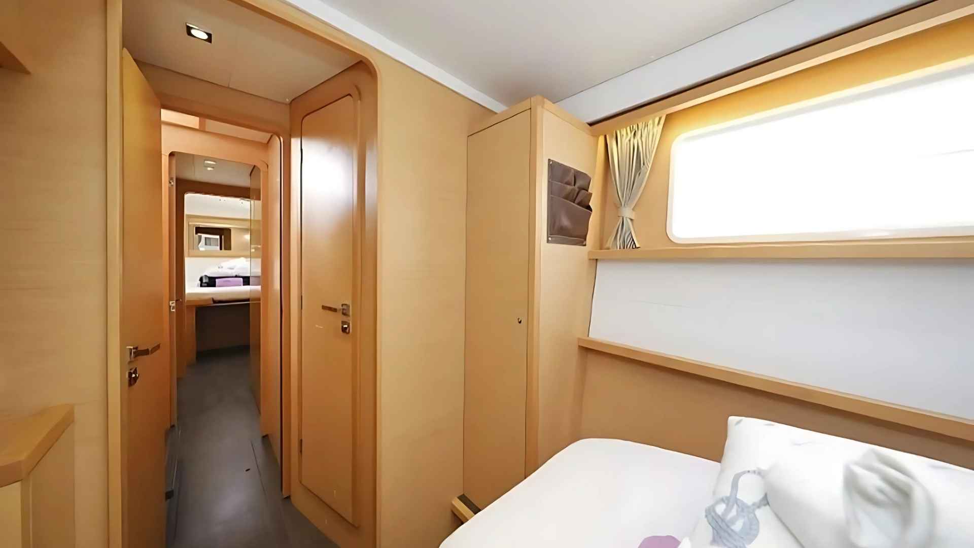 Bodrum Delux Katamaran Lagoon 450 - 4 kabin 14 Metre