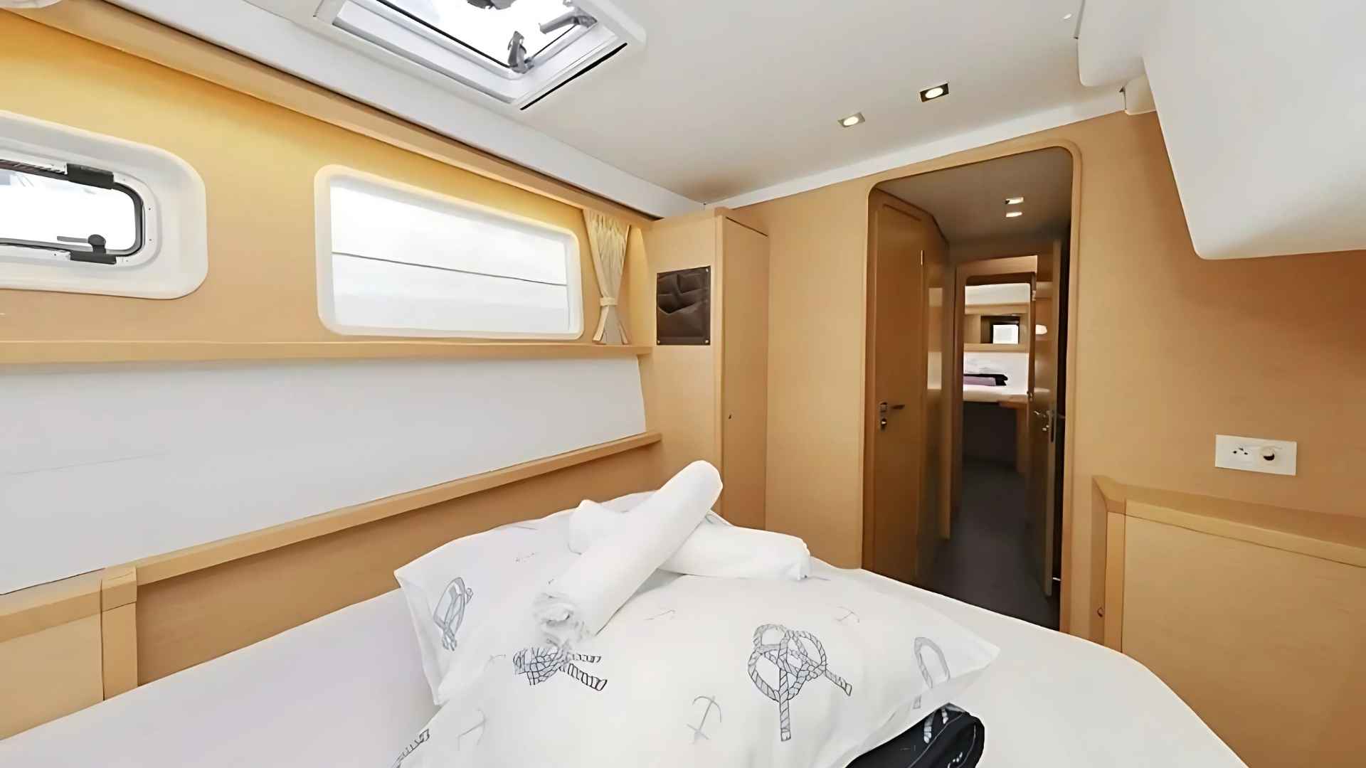 Bodrum Delux Katamaran Lagoon 450 - 4 kabin 14 Metre