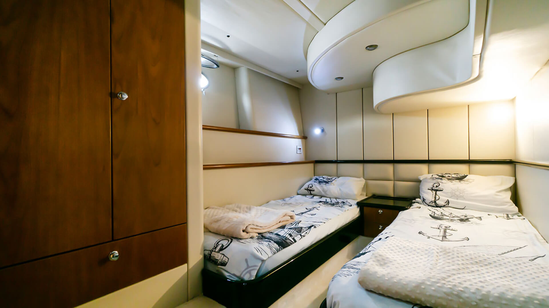 Bodrum Delux Motoryat Sunseeker Manhattan 62 F - 3 Kabin 17 Metre