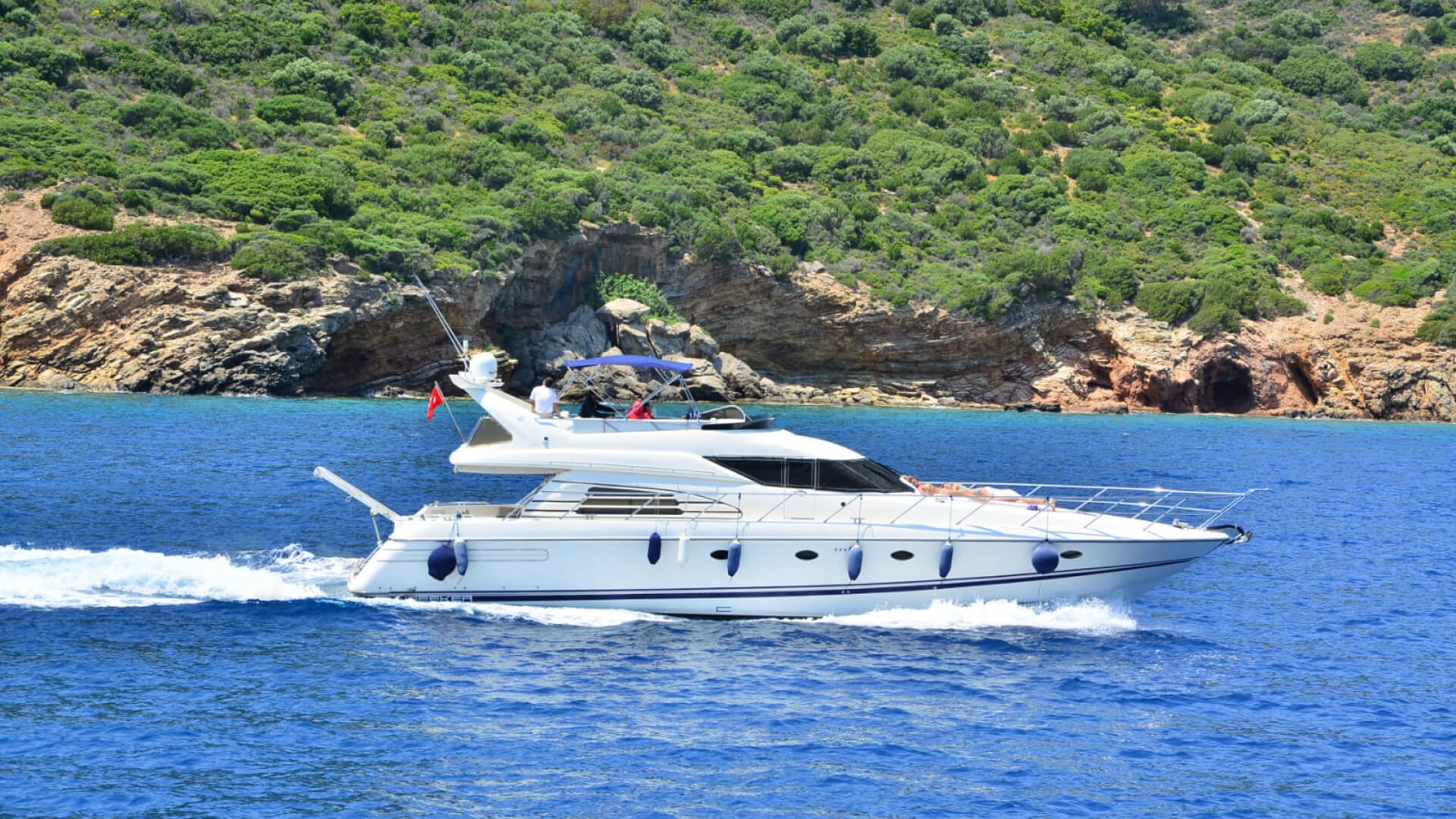 Bodrum Delux Motoryat Sunseeker Manhattan 62 F - 3 Kabin 17 Metre