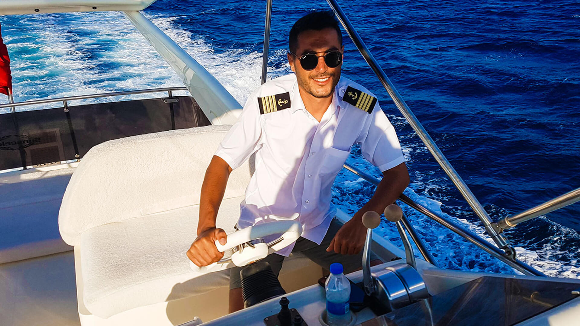 Bodrum Delux Motoryat Sunseeker Manhattan 62 F - 3 Kabin 17 Metre