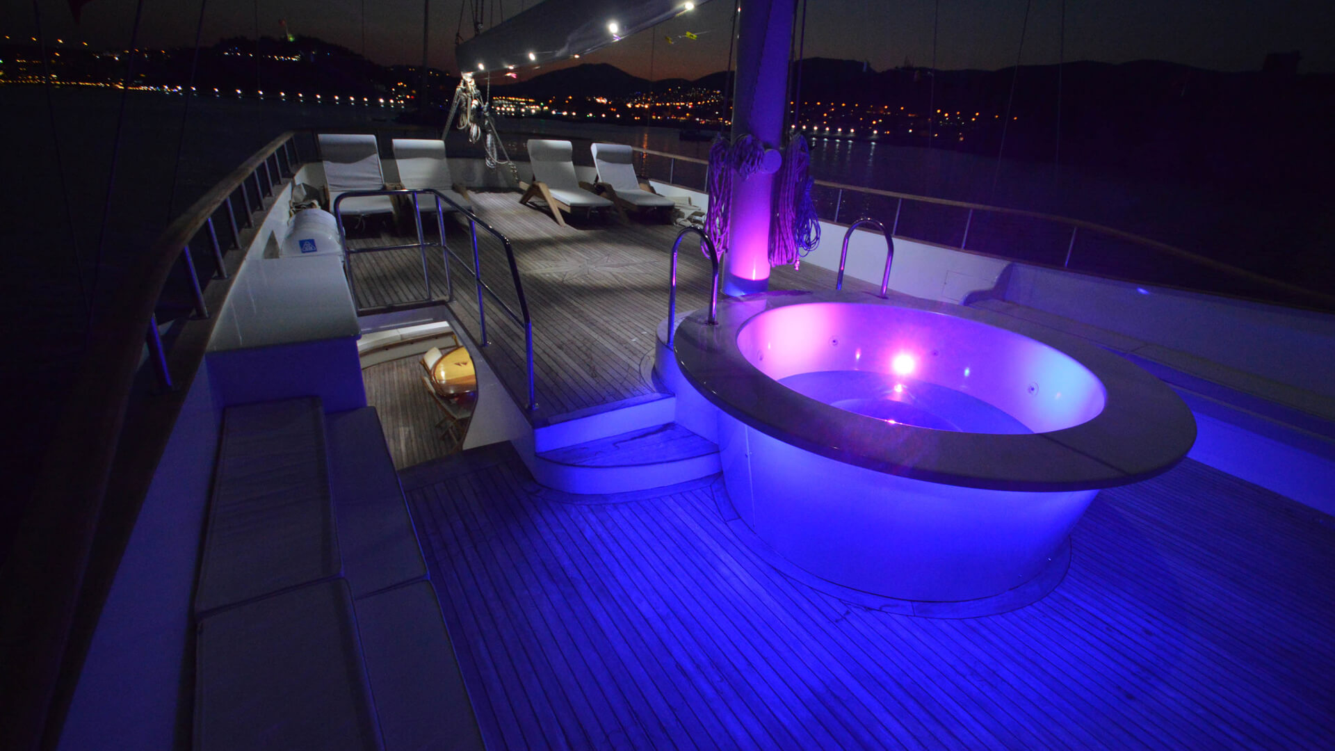 Bodrum Mavi Tur Delux Gulet  6 Kabin 30 Metre