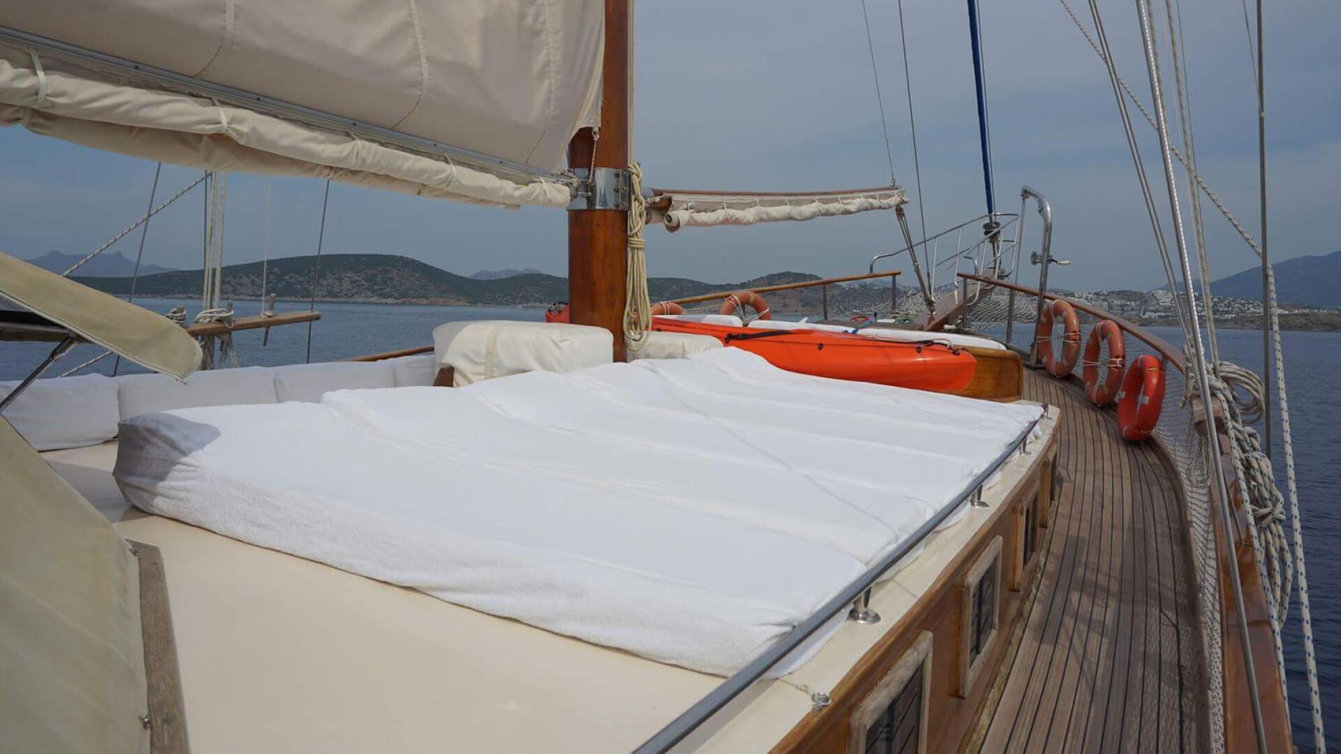 Bodrum Mavi Tur Gulet Kiralama 6 Kabin 12 Kişi
