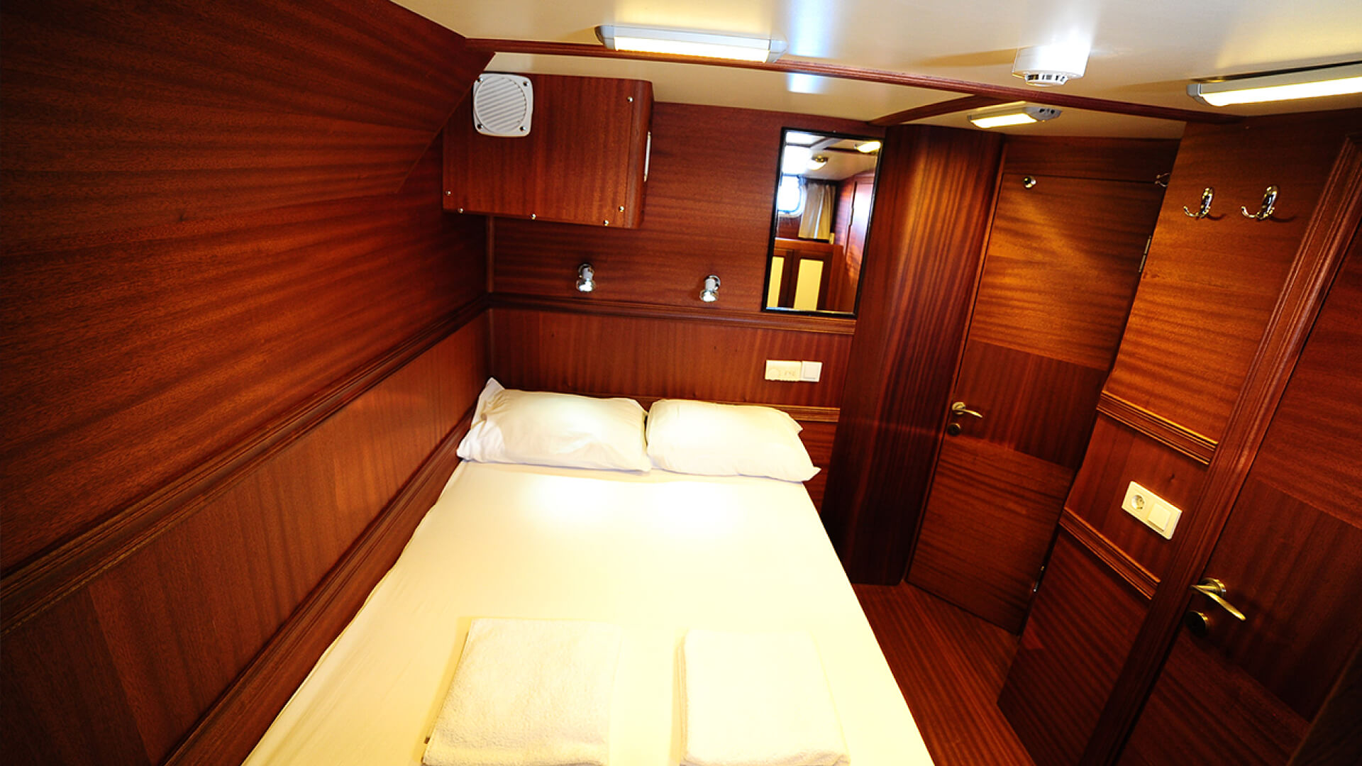 Bodrum Mavi Tur Lux Gulet Kiralama 8 Kabin 27 Metre