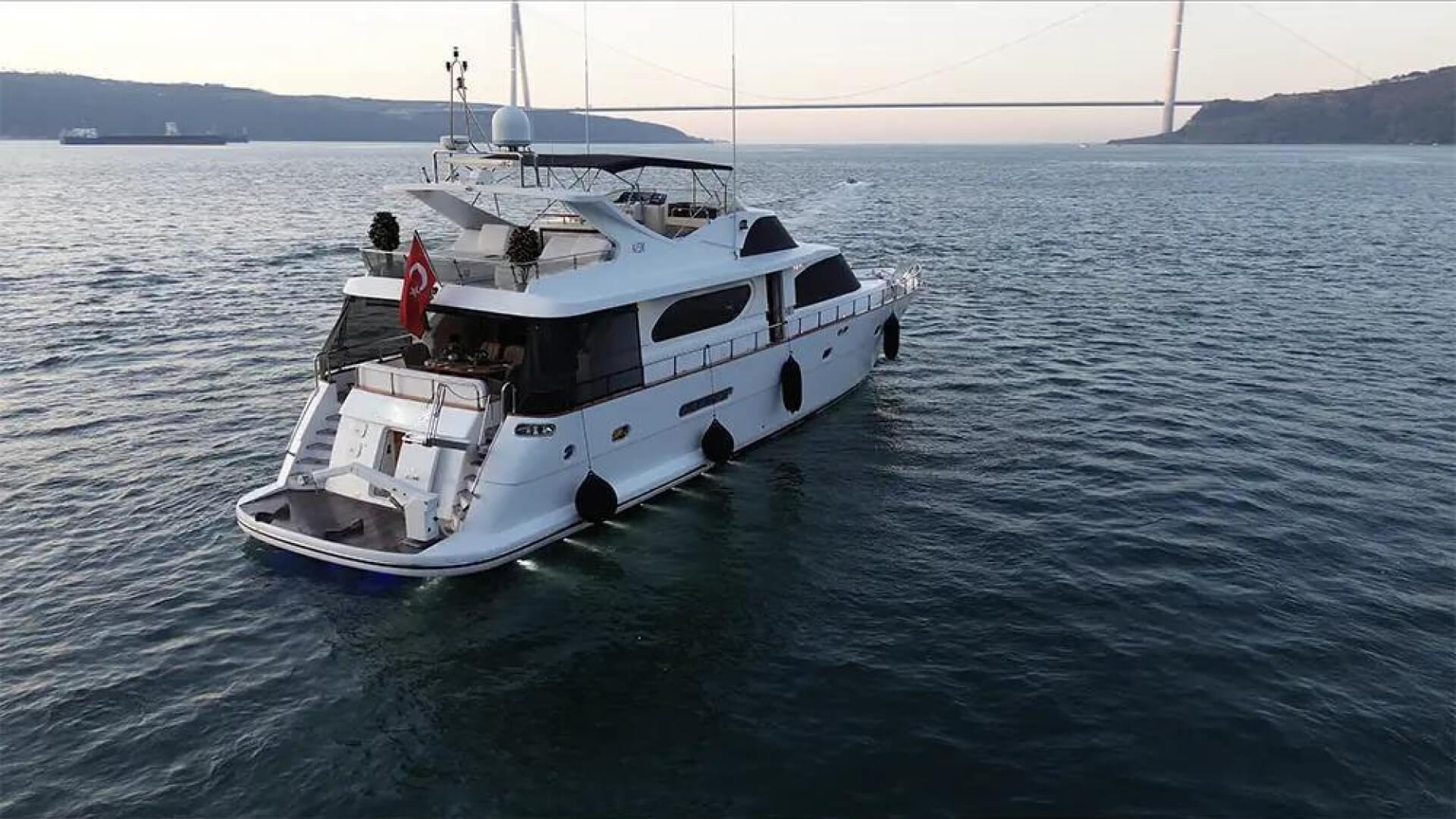 Teknede 5 Yıldızlı Otel Konforu 27 M Delux Motoryat 
