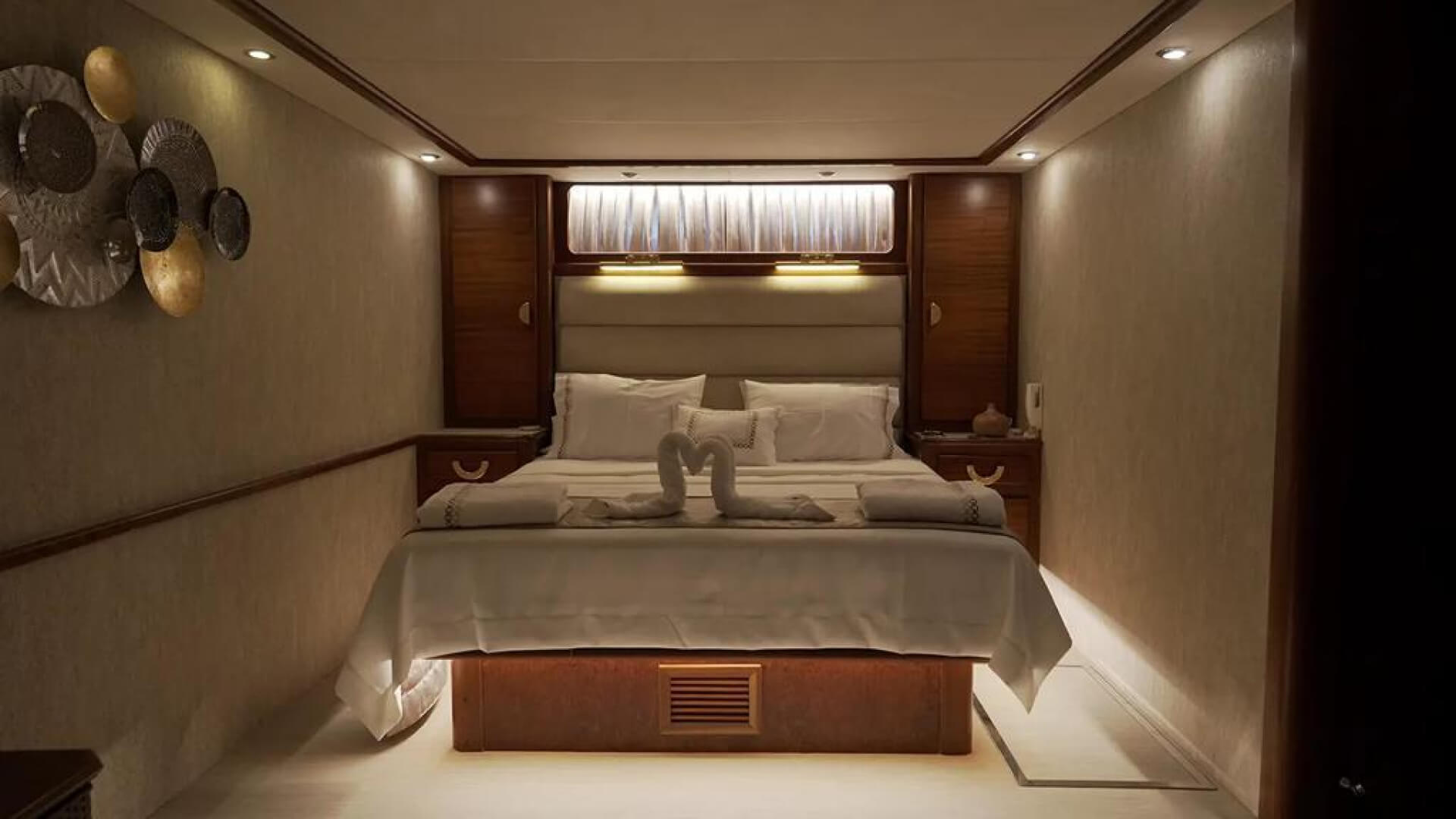 Teknede 5 Yıldızlı Otel Konforu 27 M Delux Motoryat 
