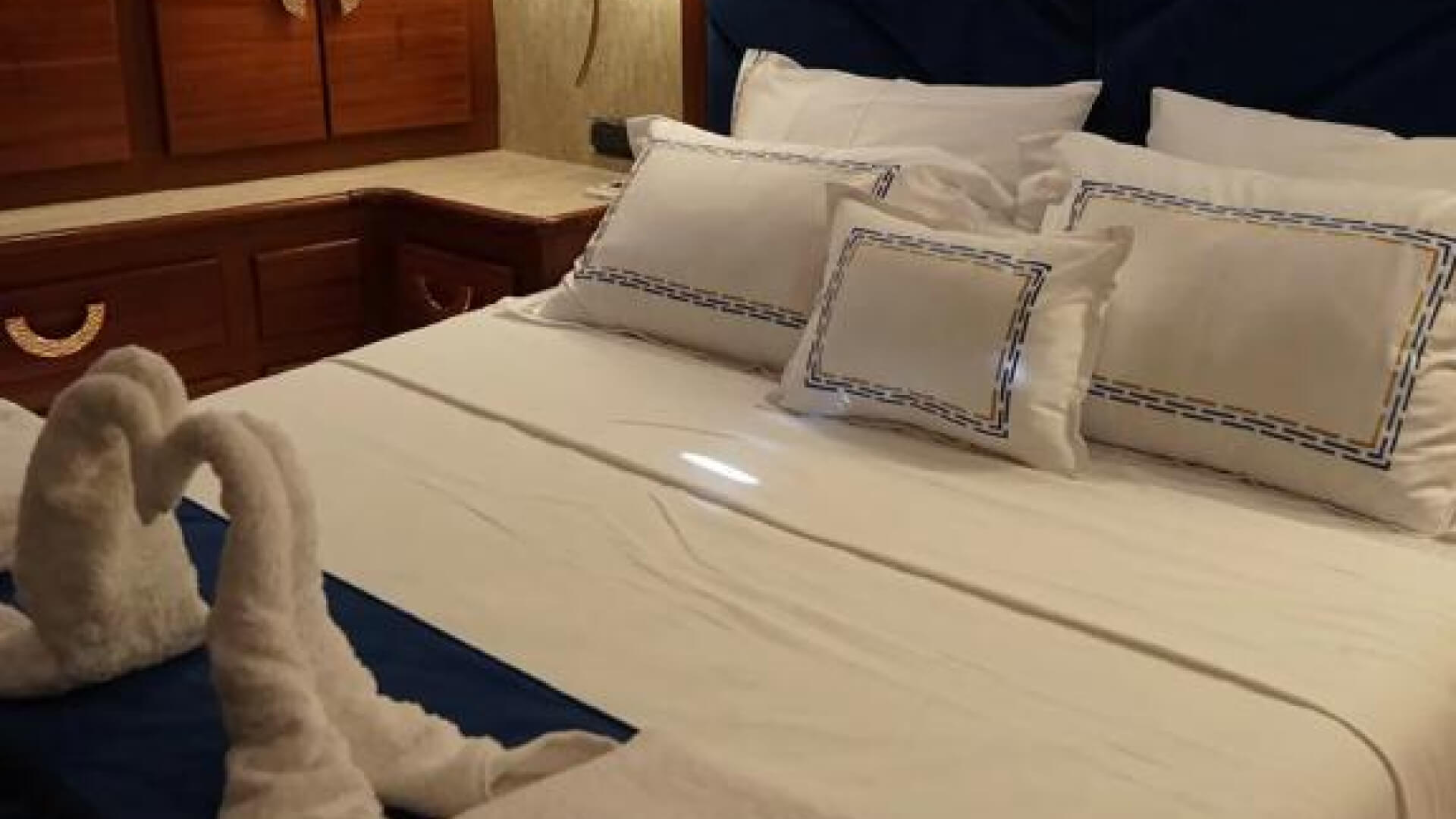 Teknede 5 Yıldızlı Otel Konforu 27 M Delux Motoryat 