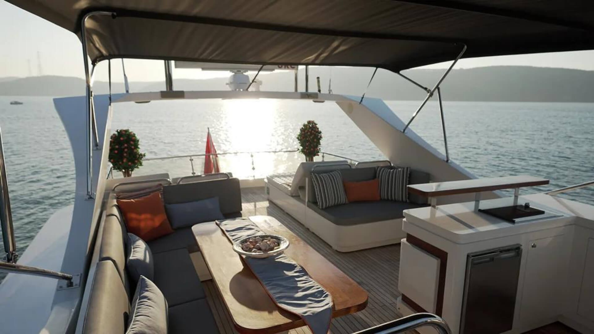 Teknede 5 Yıldızlı Otel Konforu 27 M Delux Motoryat 