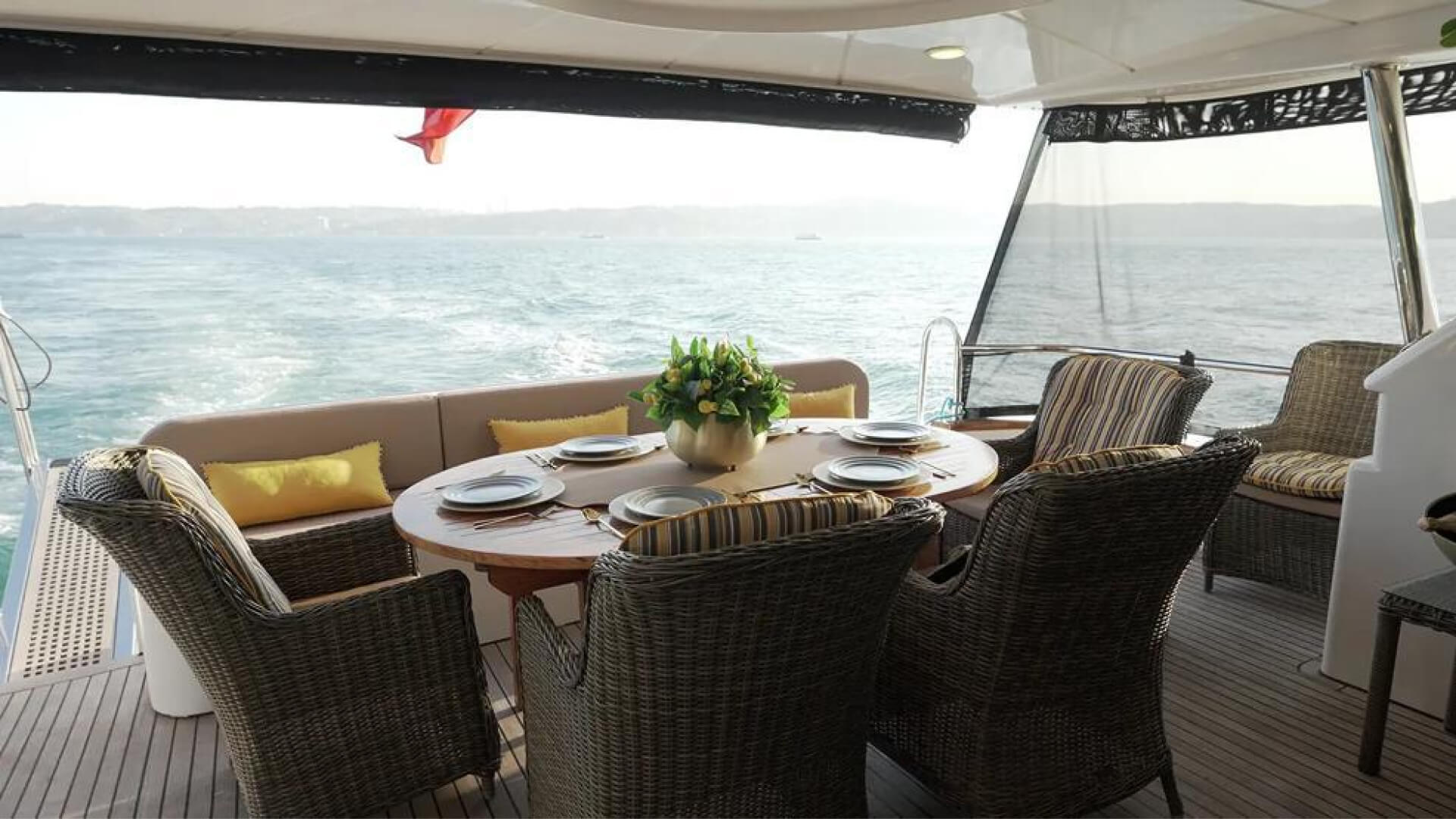 Teknede 5 Yıldızlı Otel Konforu 27 M Delux Motoryat 