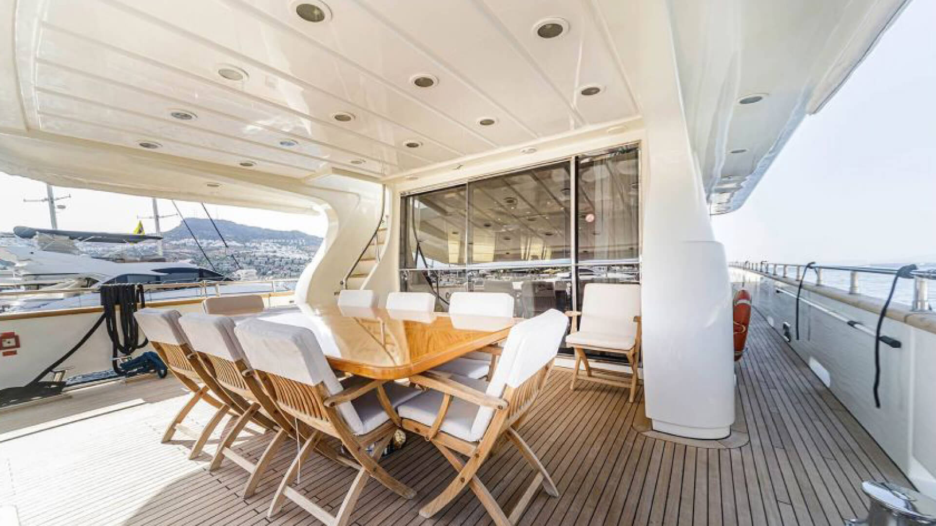 Delux Motoryat Kiralama 5 Kabin 35 Metre
