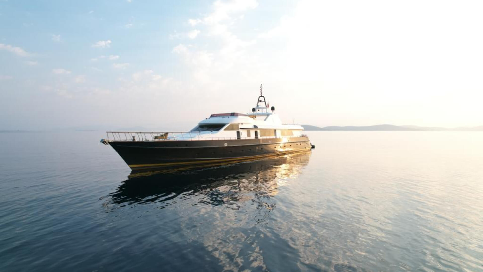 Exclusive Motoryat Kiralama 5 Kabin 50 Metre 