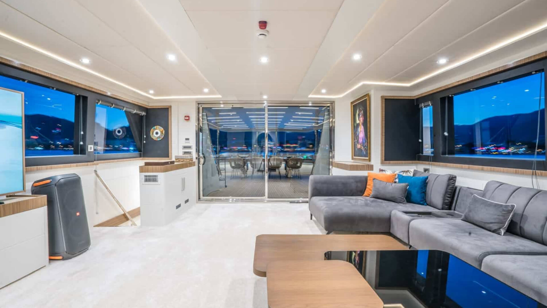 Exclusive Süperyat Kiralama 6 kabin 42 Metre 