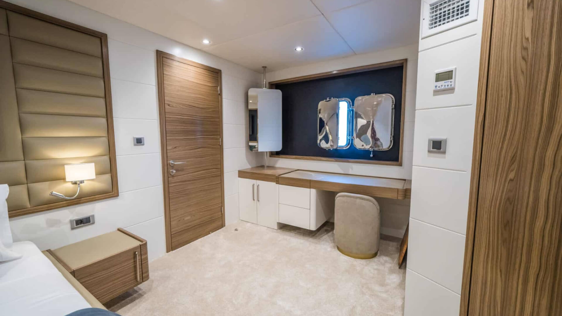 Exclusive Süperyat Kiralama 6 kabin 42 Metre 
