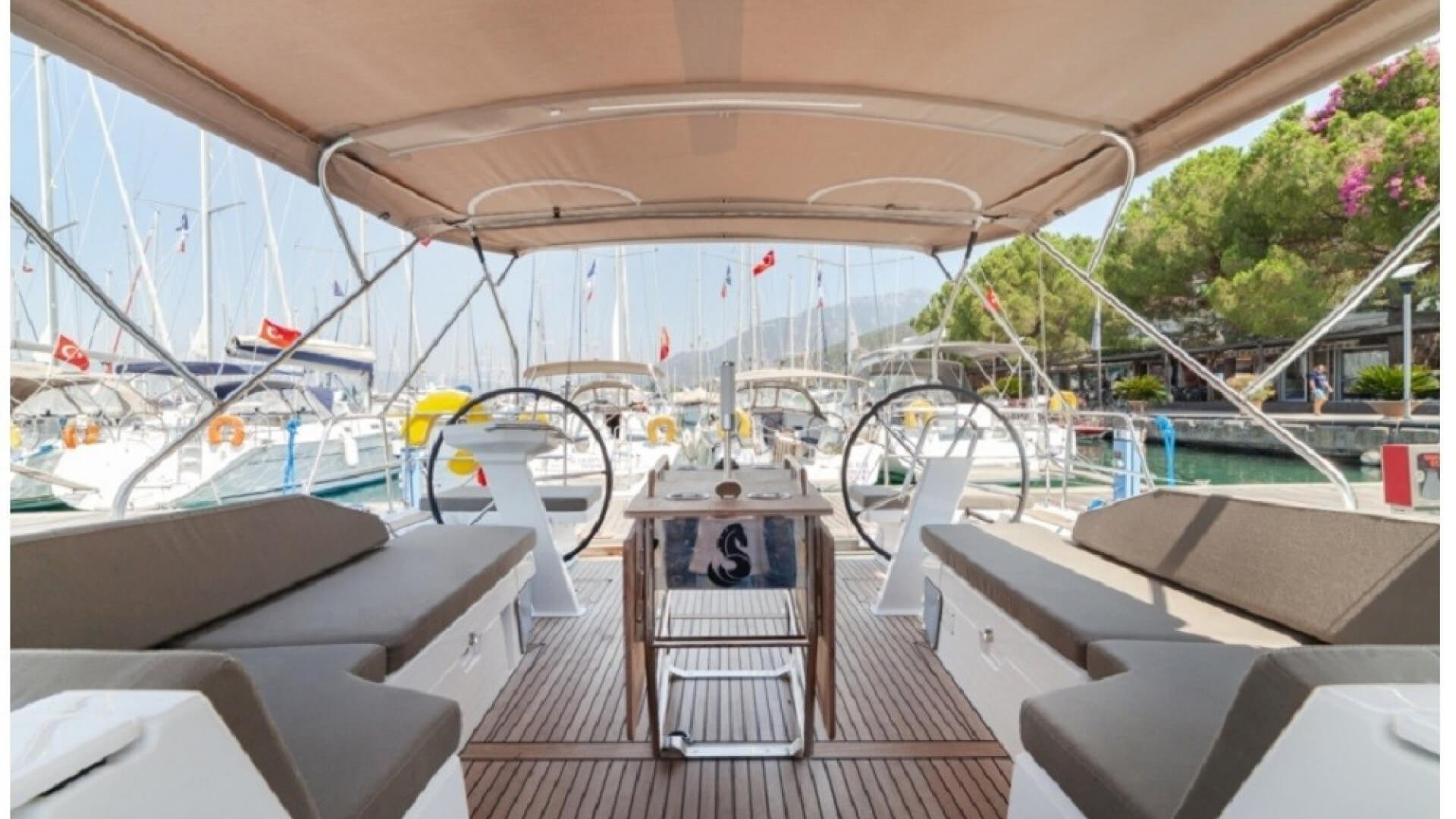 Beneteau Oceanis 46.1 Yelkenli Kiralama 4 Kabin 14 Metre 