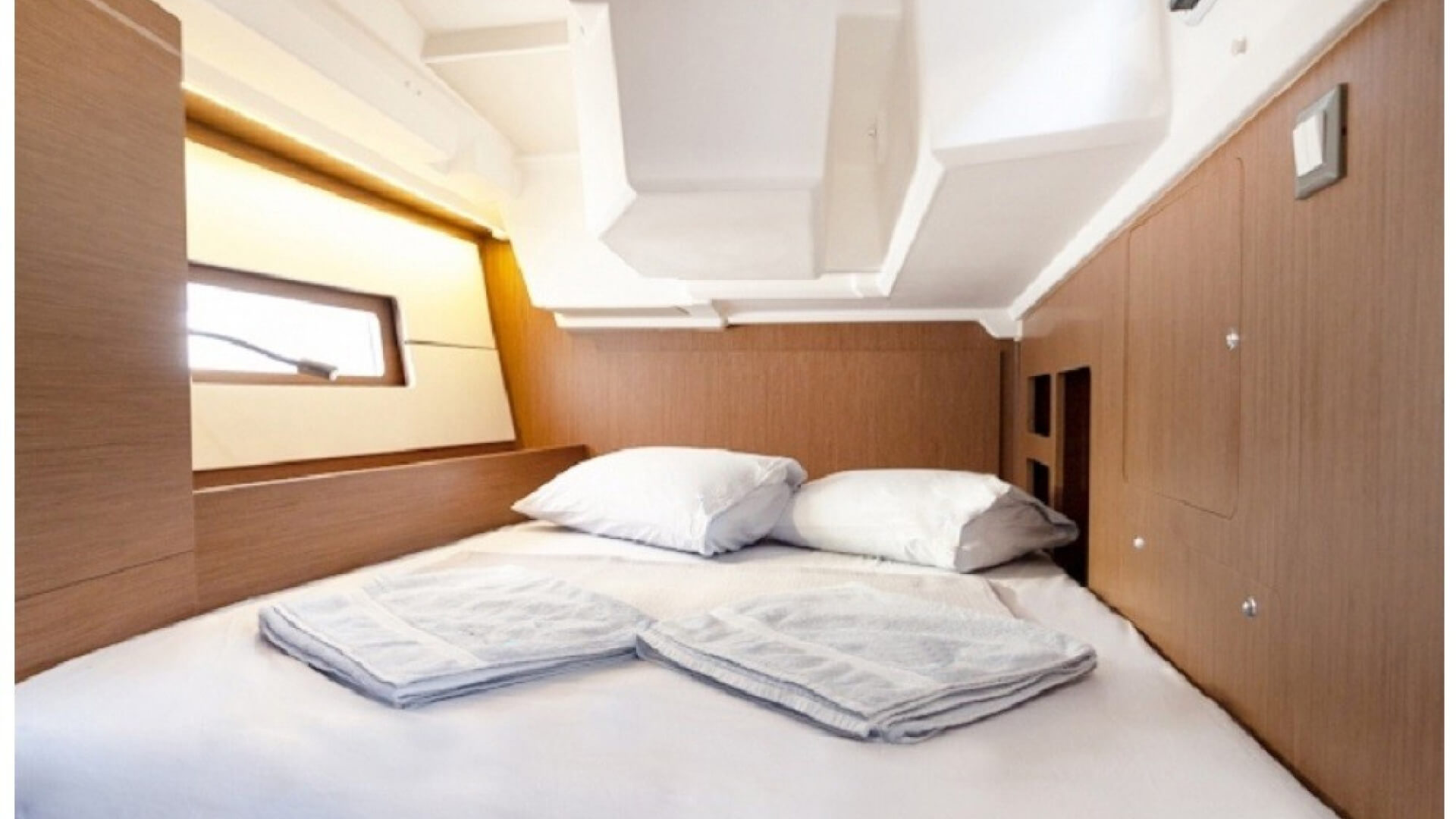 Beneteau Oceanis 46.1 Yelkenli Kiralama 4 Kabin 14 Metre 