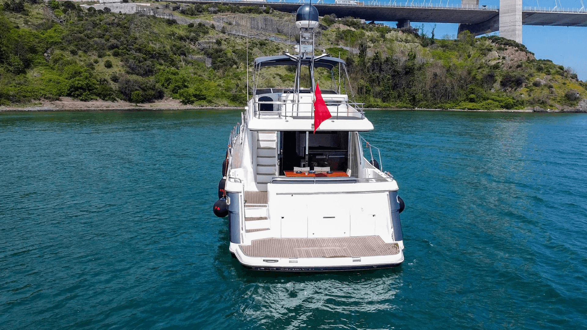 Saatlik Tekne Kiralama 10 Kişilik 22 Metre