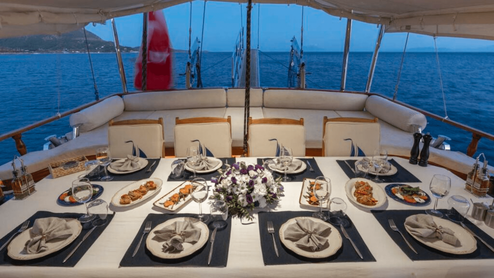 Bodrum Gulet Tekne Kiralama 6 Kabin 28 Metre 