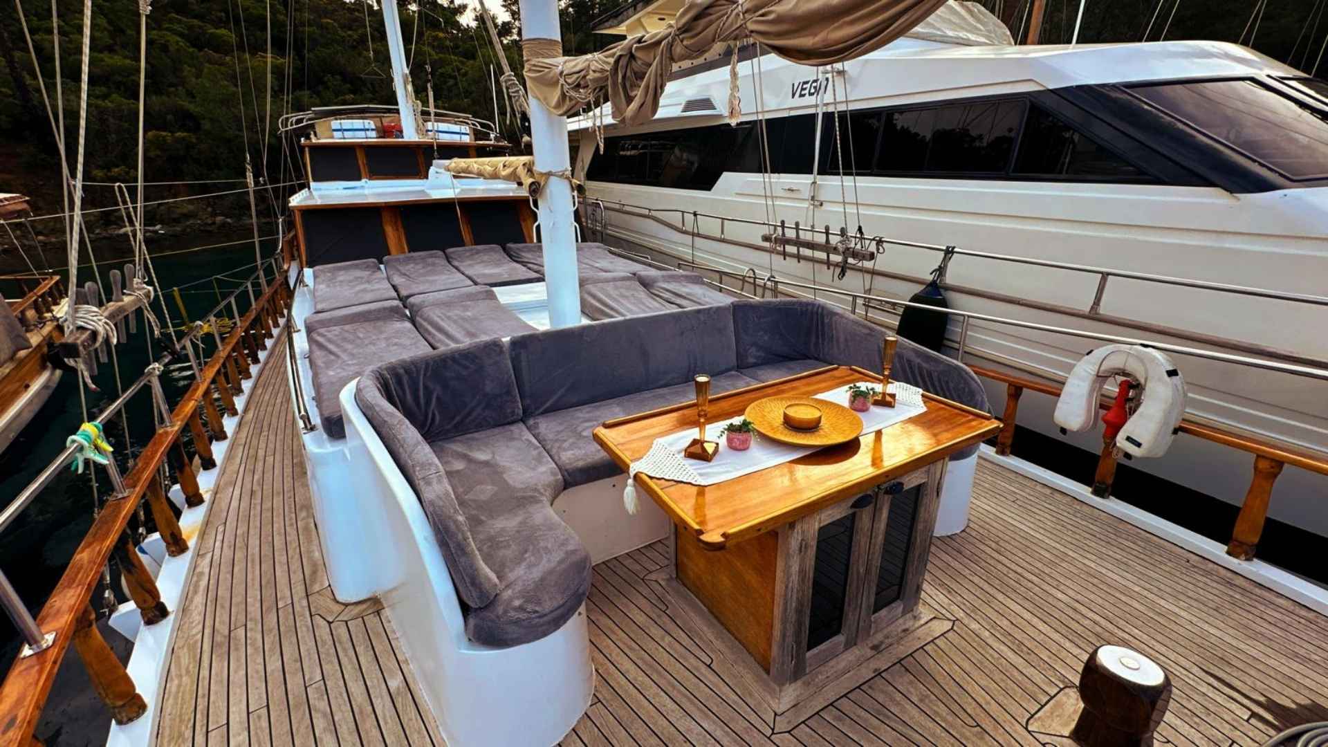 Sessizliğin Peşinde: Göcek Gulet Kiralama ile Huzurlu Tatil