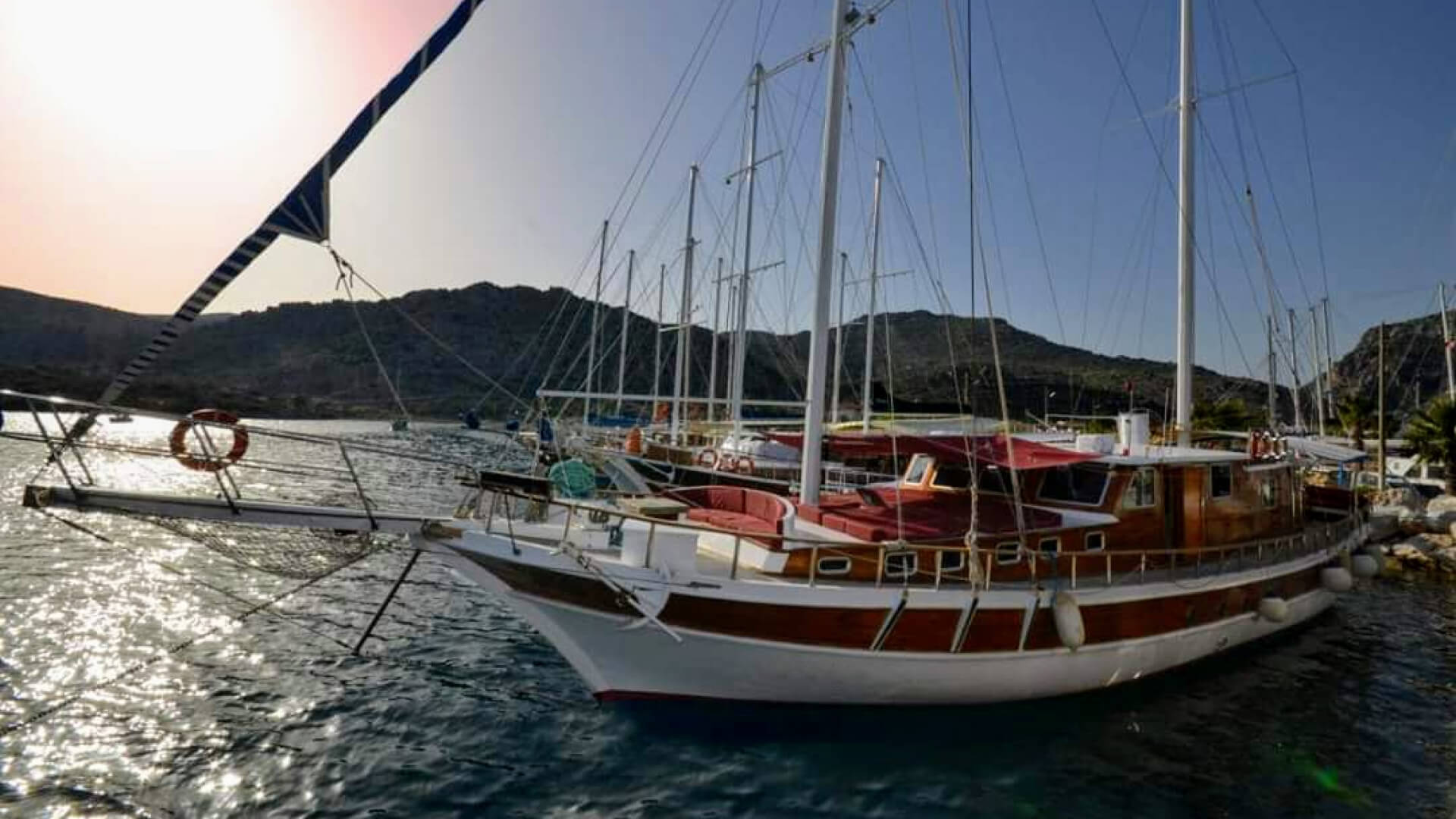 Bozburun Haftalık Konaklamalı Standart Gulet 14 Kişi 25 Metre