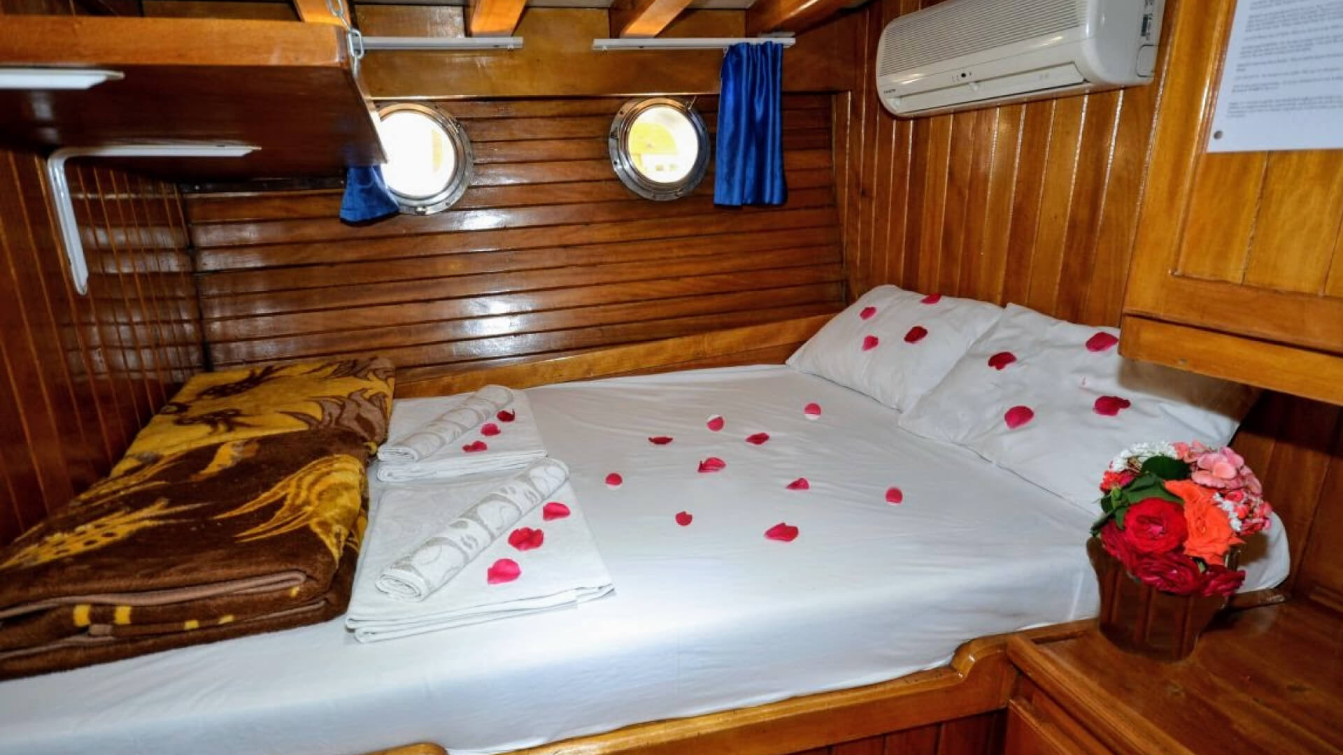 Bozburun Haftalık Konaklamalı Standart Gulet 14 Kişi 25 Metre