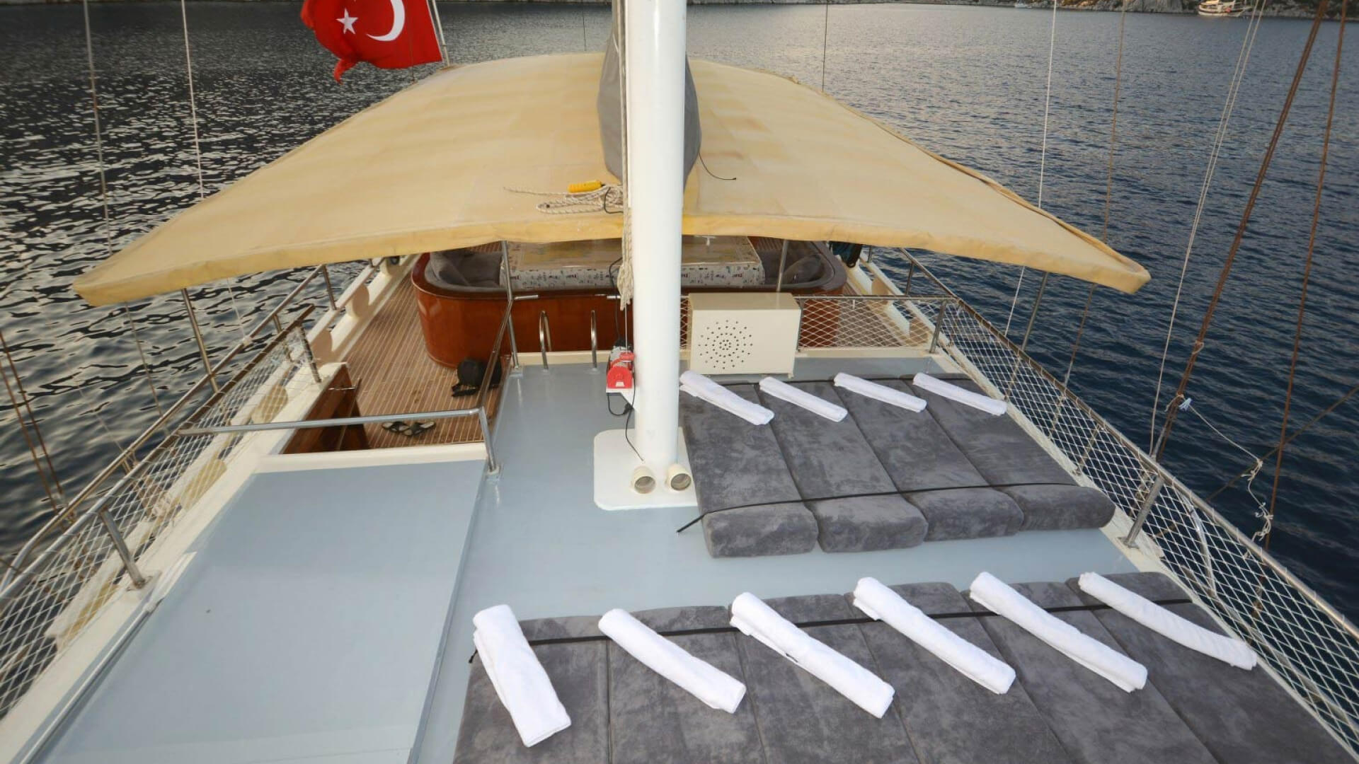 Bozburun Mavi Tur Kiralık Delux Gulet 8 Kabin 28 Metre