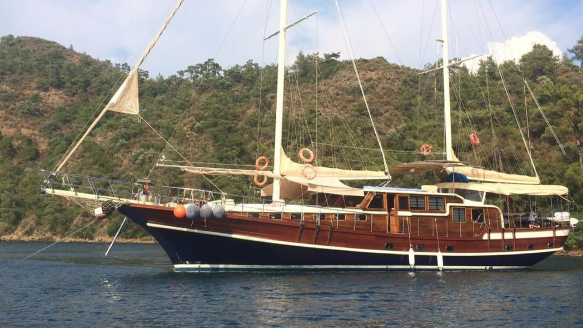 Mavi Yolculuk Tekne Kiralama Lux Gulet Bozburun 6 Kabin 26 Metre