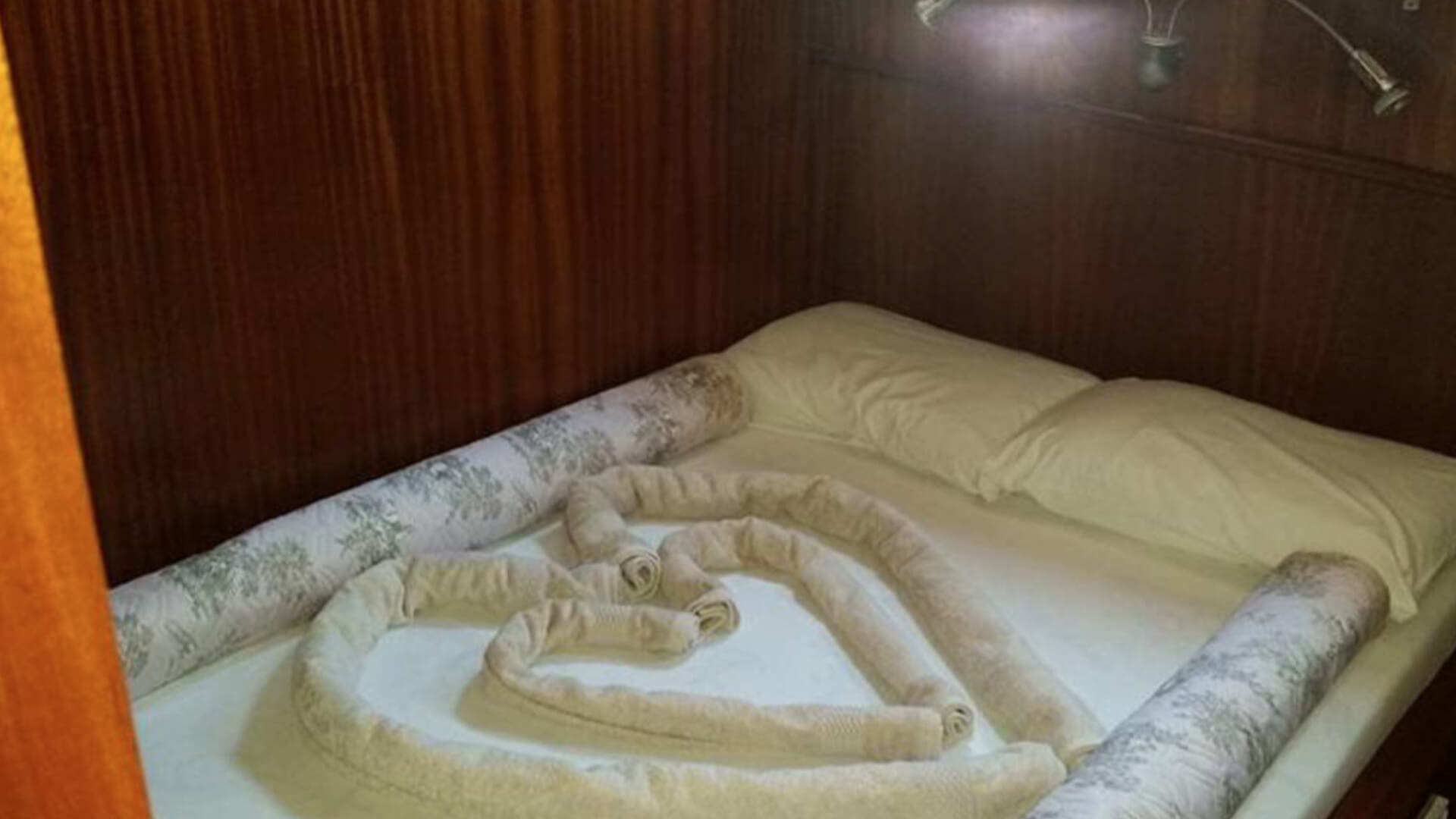 Mavi Yolculuk Tekne Kiralama Lux Gulet Bozburun 6 Kabin 26 Metre