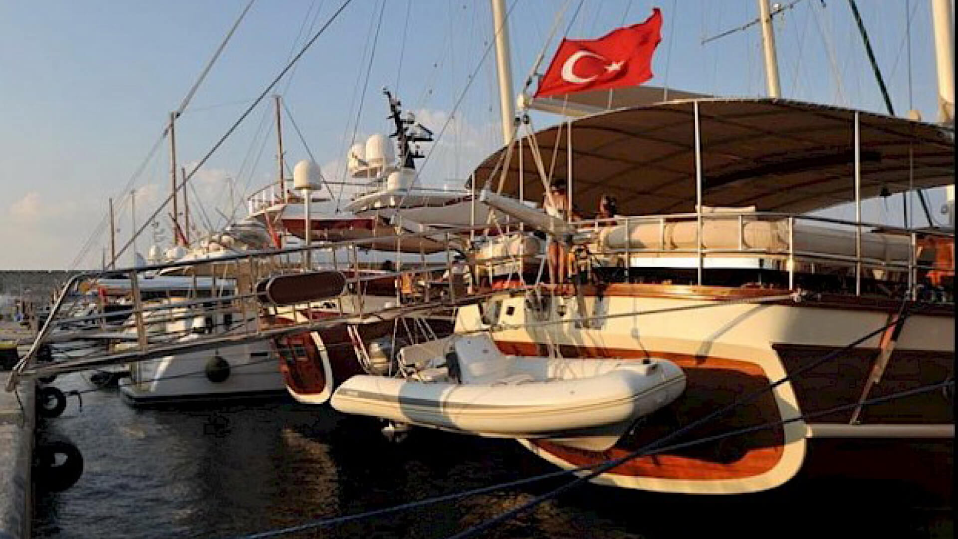 Mavi Yolculuk Tekne Tatili Lux 6 Kabin 30 Metre