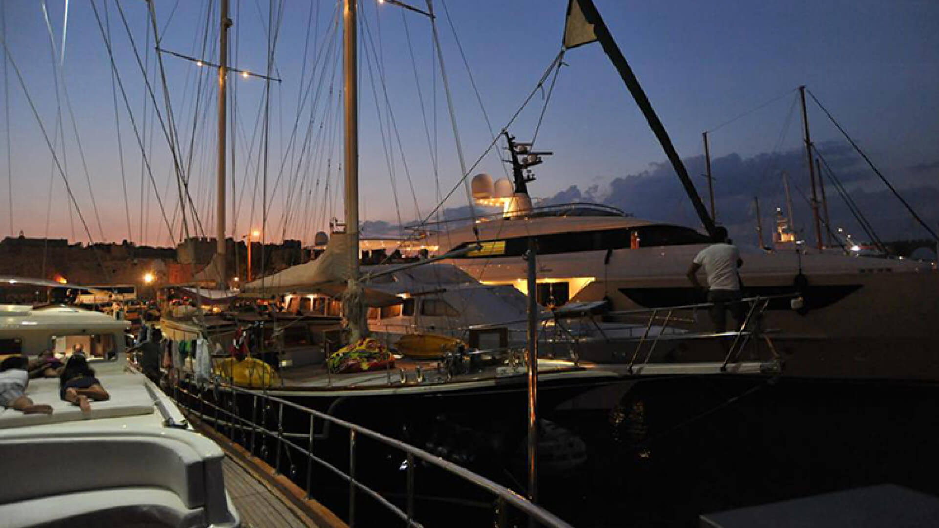 Mavi Yolculuk Tekne Tatili Lux 6 Kabin 30 Metre