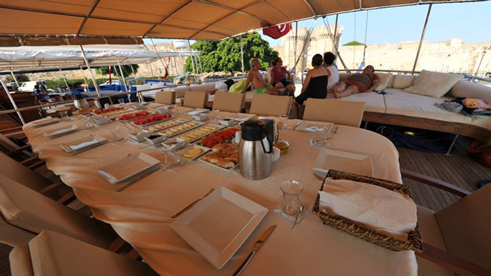 Mavi Yolculuk Tekne Tatili Lux 6 Kabin 30 Metre