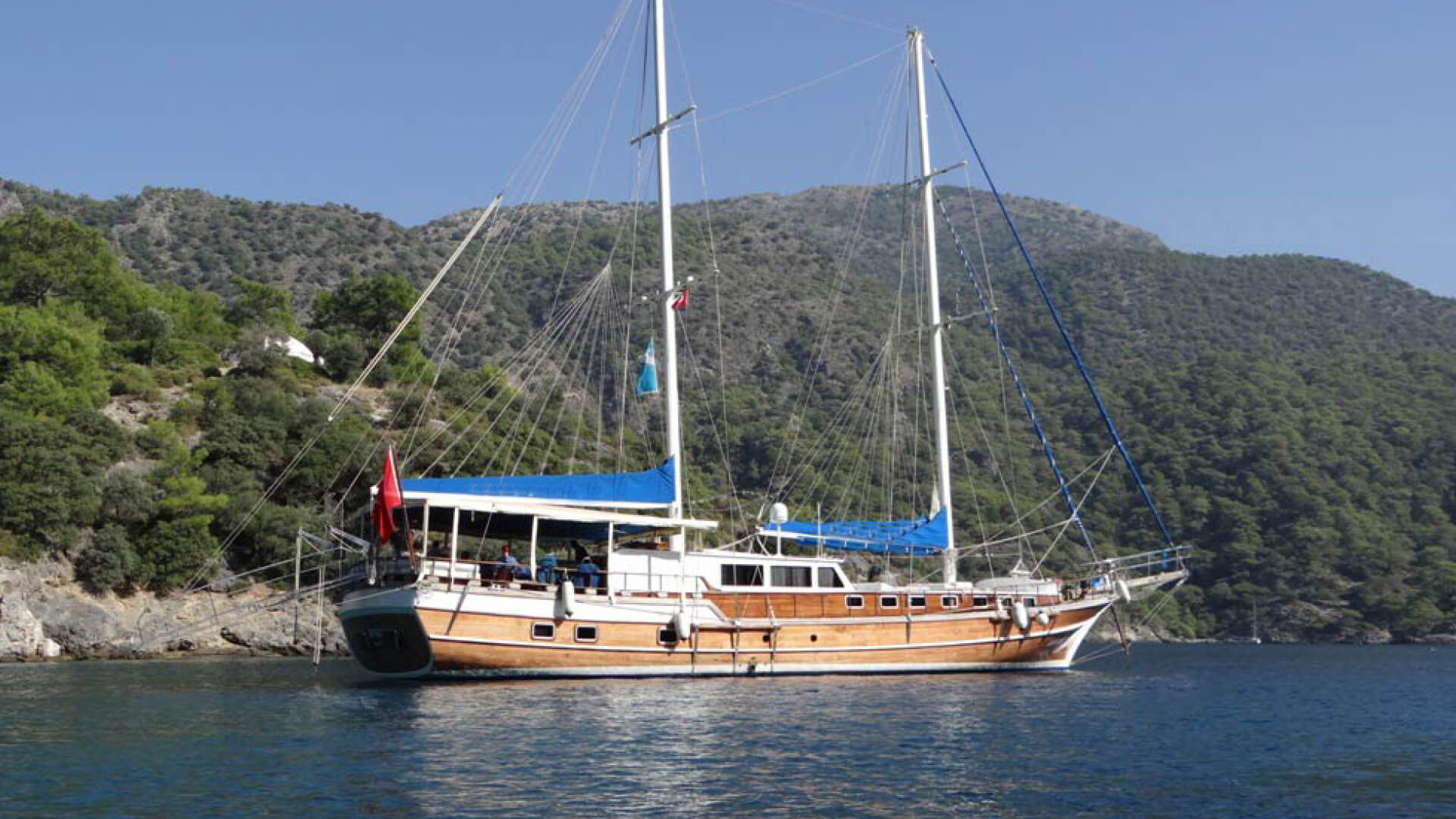 Mavi Yolculuk Turu Özel Kiralık 8 Kabin Lux Gulet 28 Metre