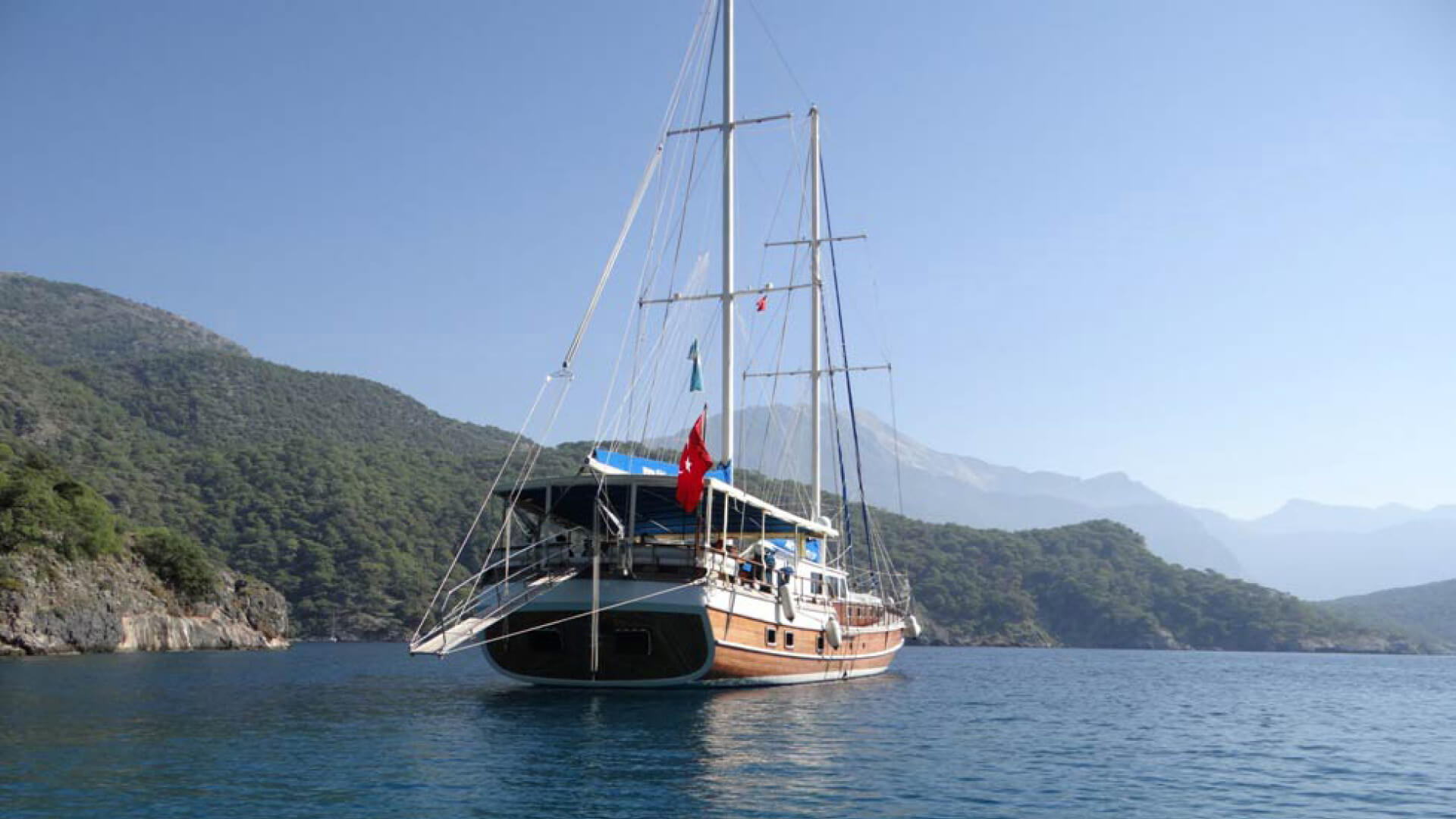 Mavi Yolculuk Turu Özel Kiralık 8 Kabin Lux Gulet 28 Metre