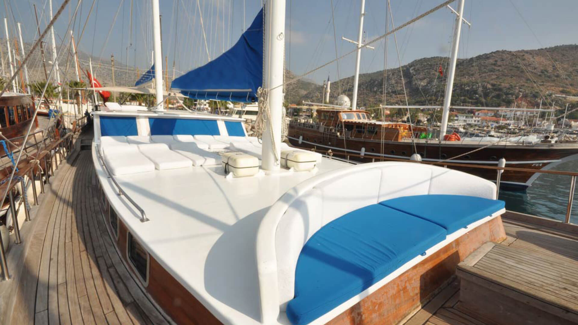 Mavi Yolculuk Turu Özel Kiralık 8 Kabin Lux Gulet 28 Metre