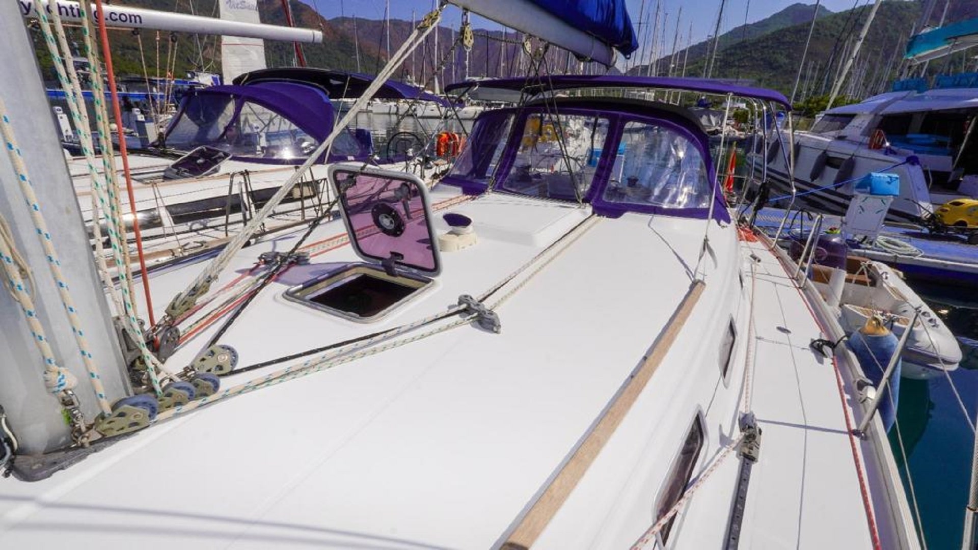Kiralık Beneteau Cyclades 43.4 Yelkenli 2007 Model 14 Metre