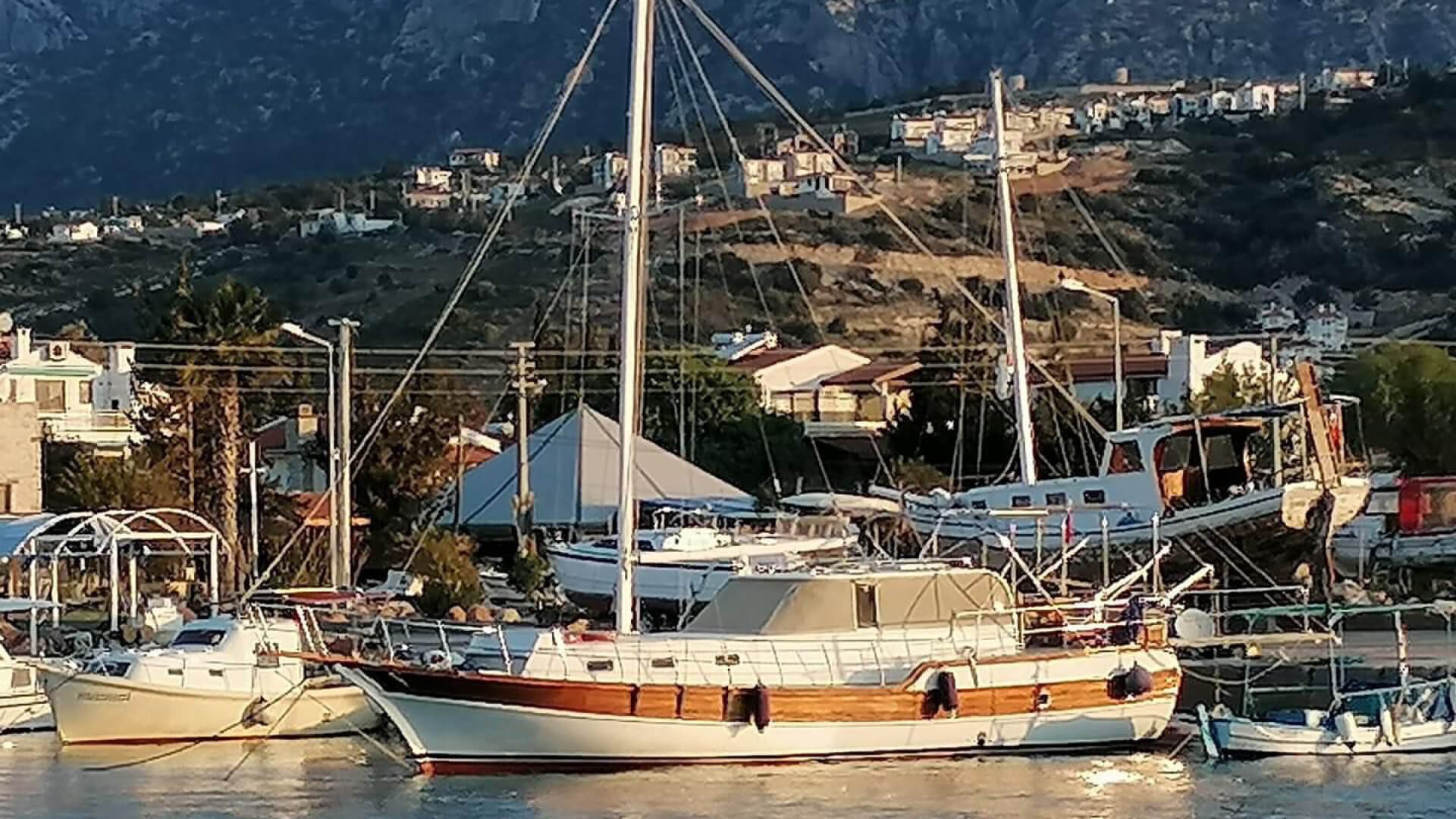 Datça Gulet Kiralama 2 Kabin 15 Metre