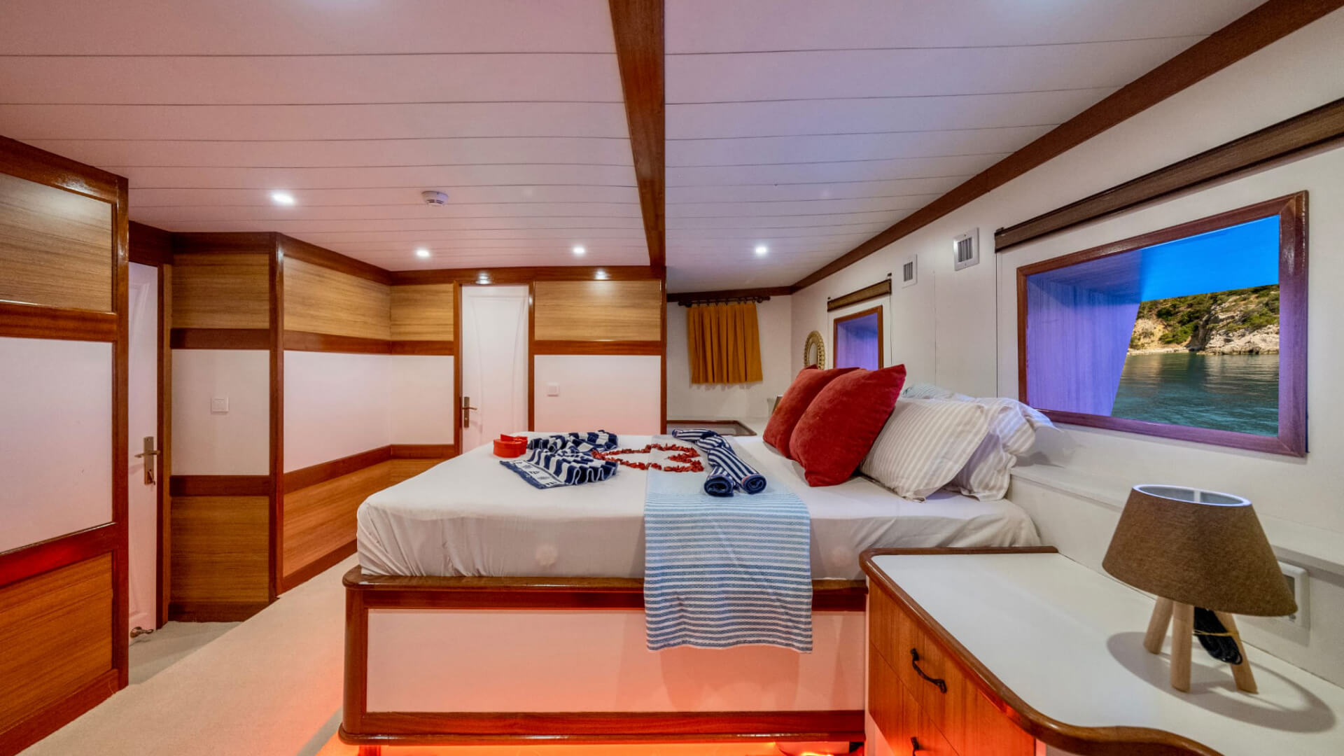 Konaklamalı Tekne Tatili Fethiye Lux Gulet 6 Kabin 24 Metre