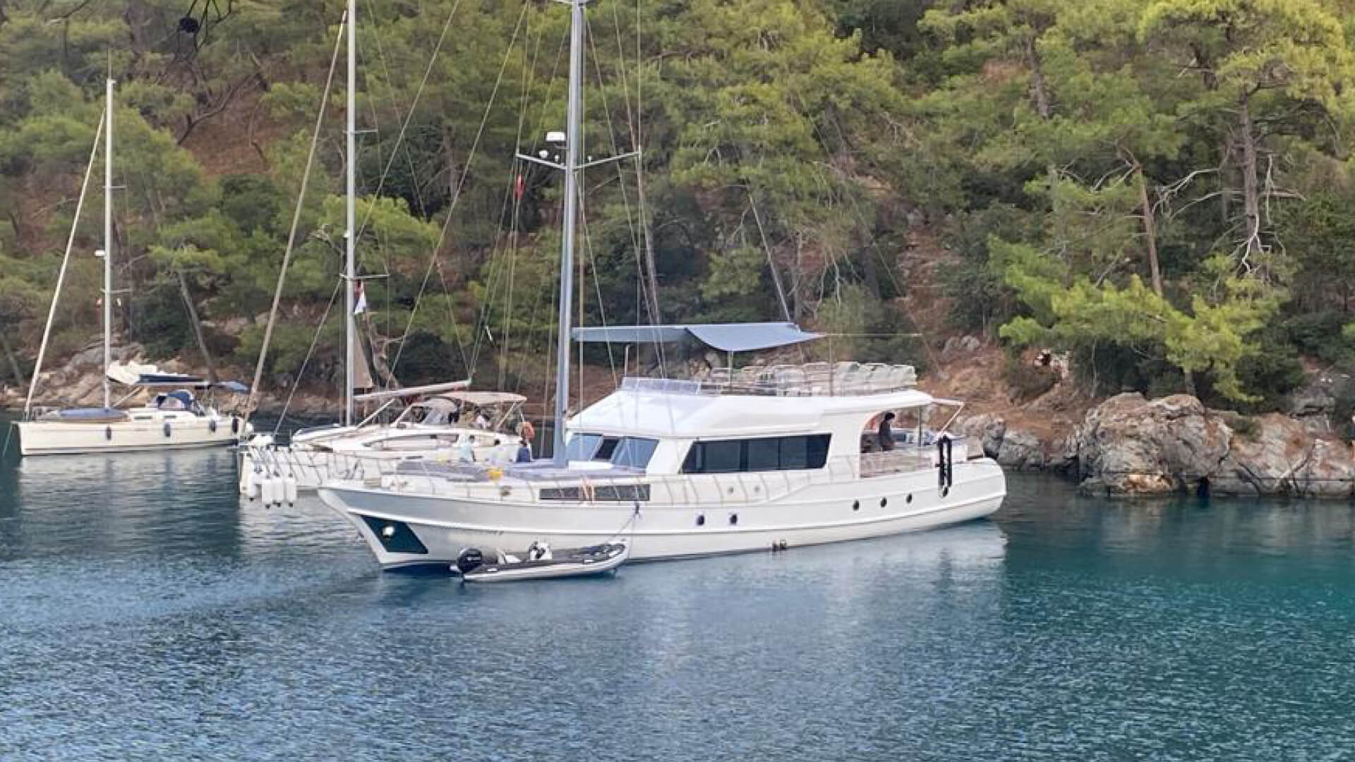 Fethiye Delux Trawler ile Mavi Tur Deneyimi 5 Kabin 25 Metre