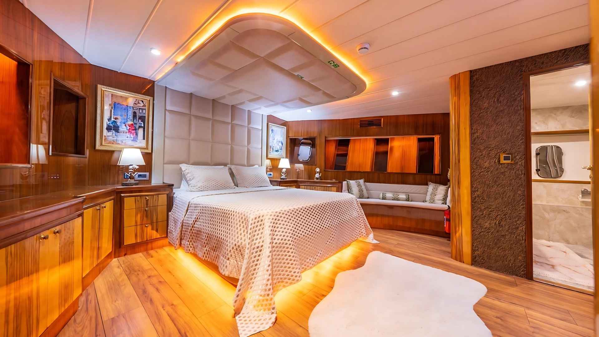 Delux Trawler Tekne Turu 4 Kabin