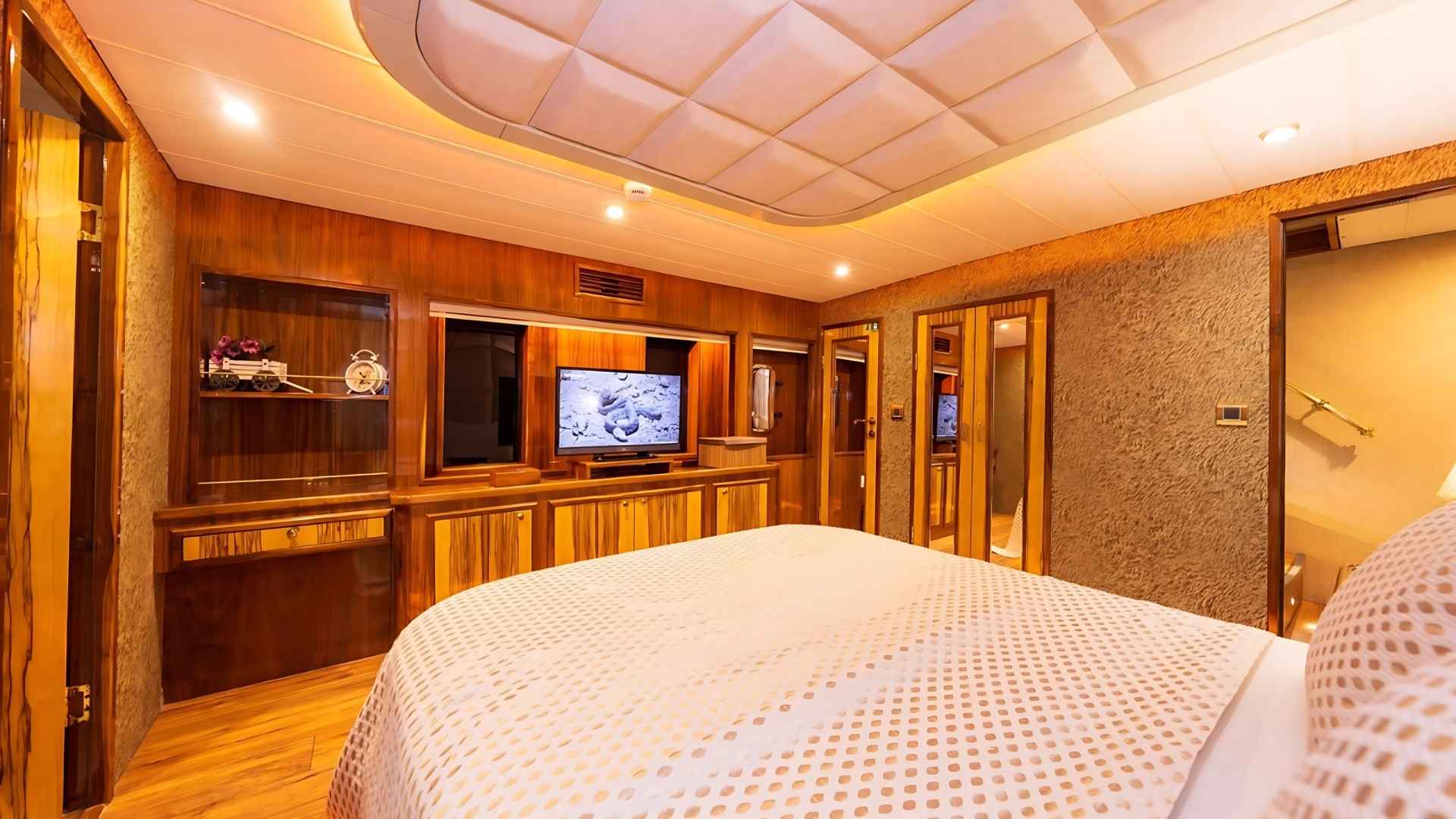 Delux Trawler Tekne Turu 4 Kabin