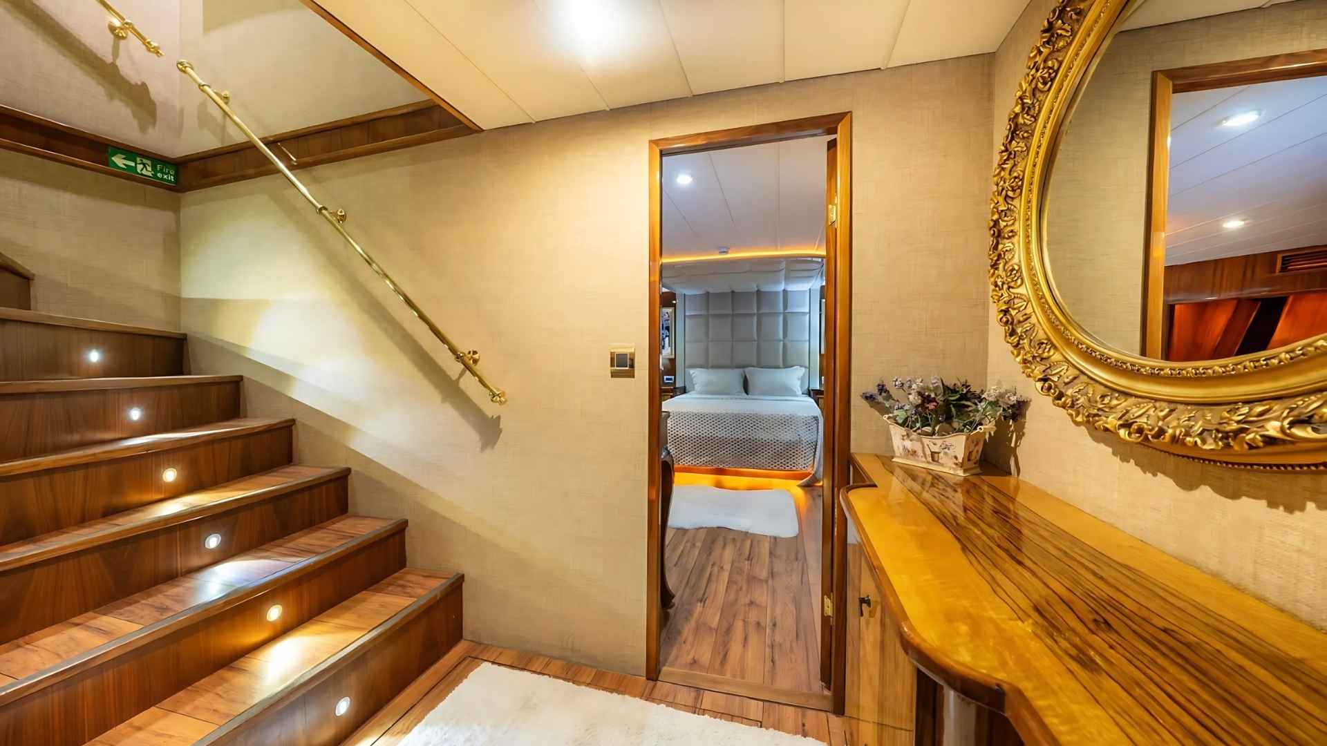 Delux Trawler Tekne Turu 4 Kabin
