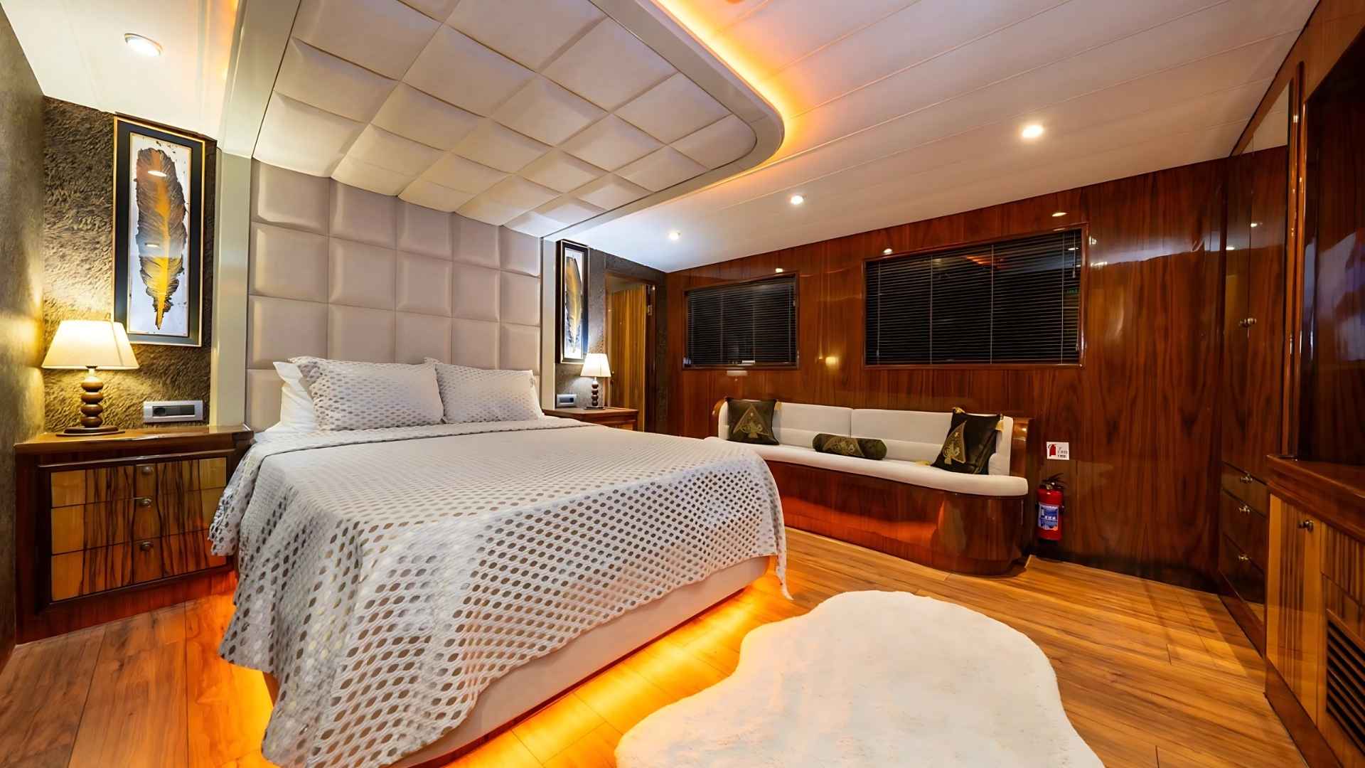 Delux Trawler Tekne Turu 4 Kabin