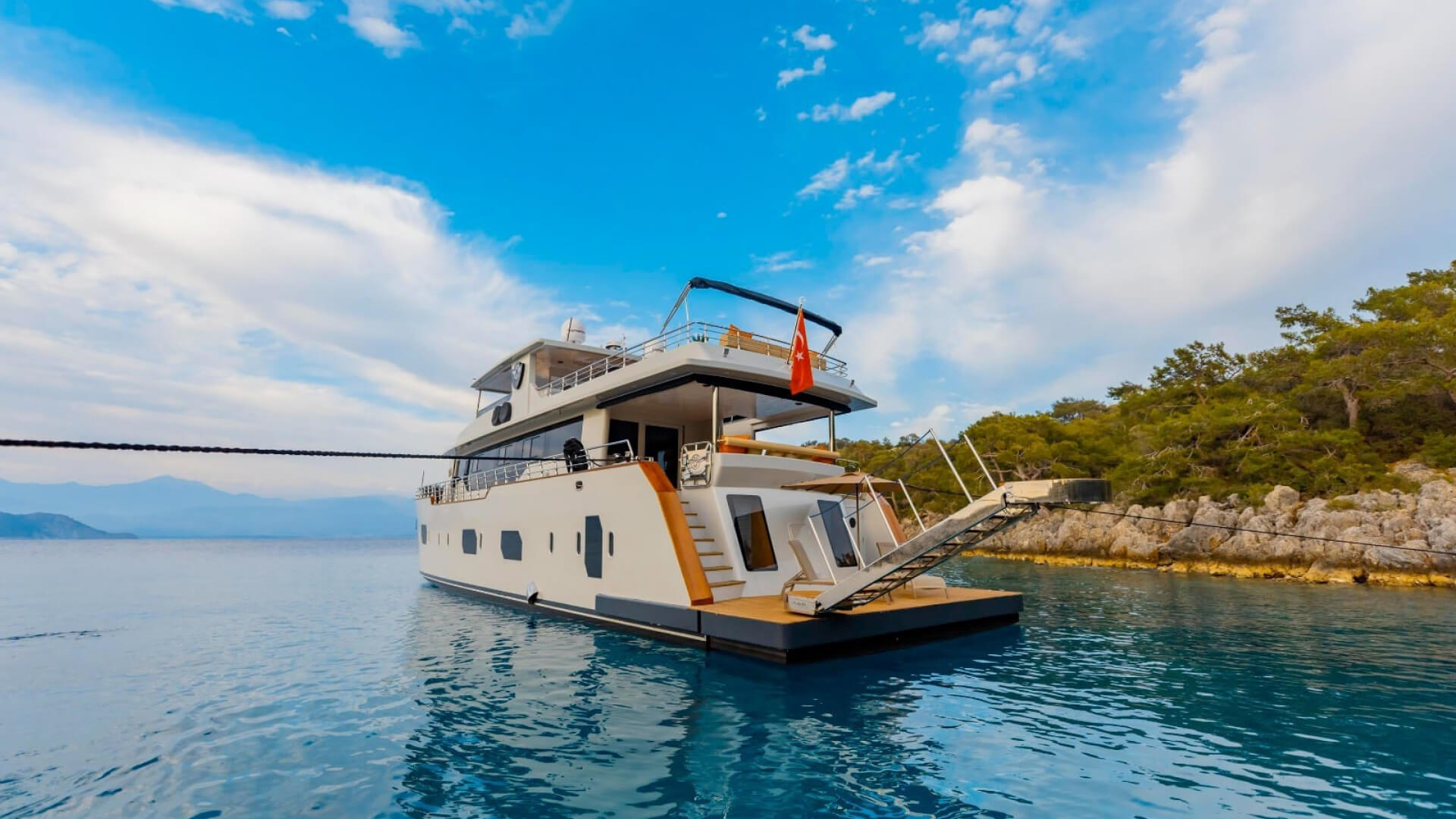 Lux Trawler Kiralama 5 Kabin 26 Metre